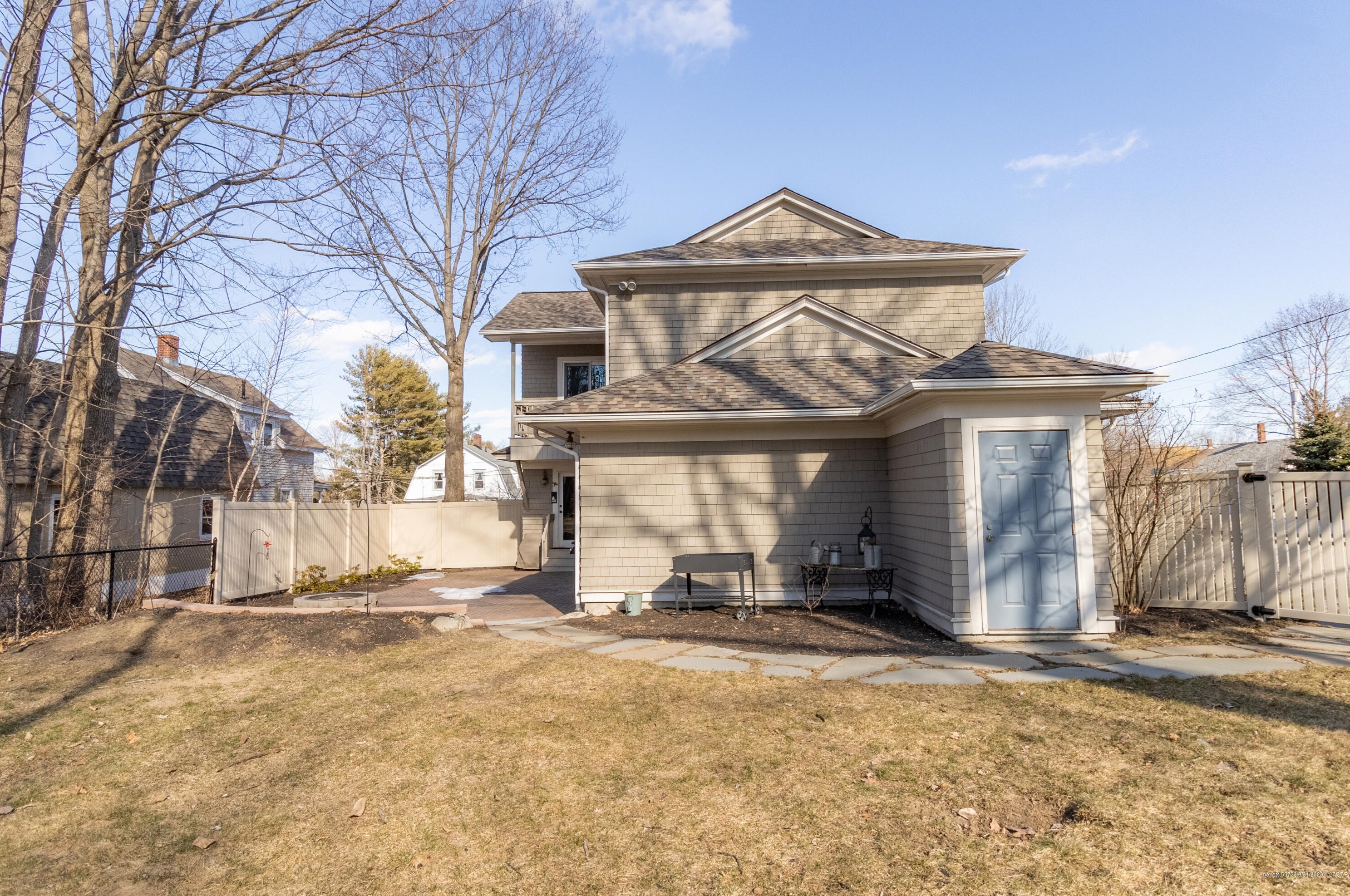 231 Cook St, Auburn ME  04210-5306 exterior