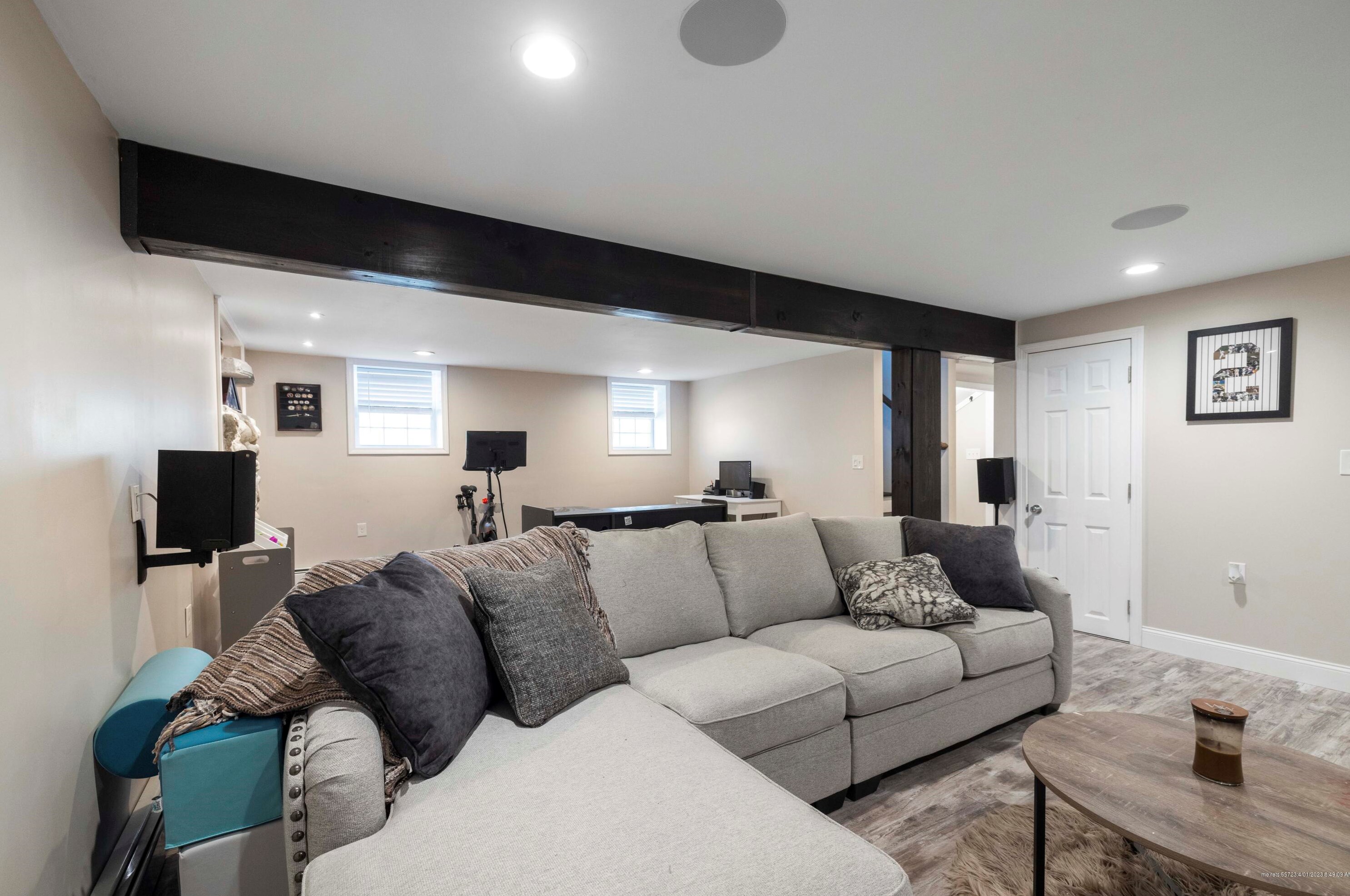 700 Post Rd, Bowdoinham ME  04008-6015 exterior