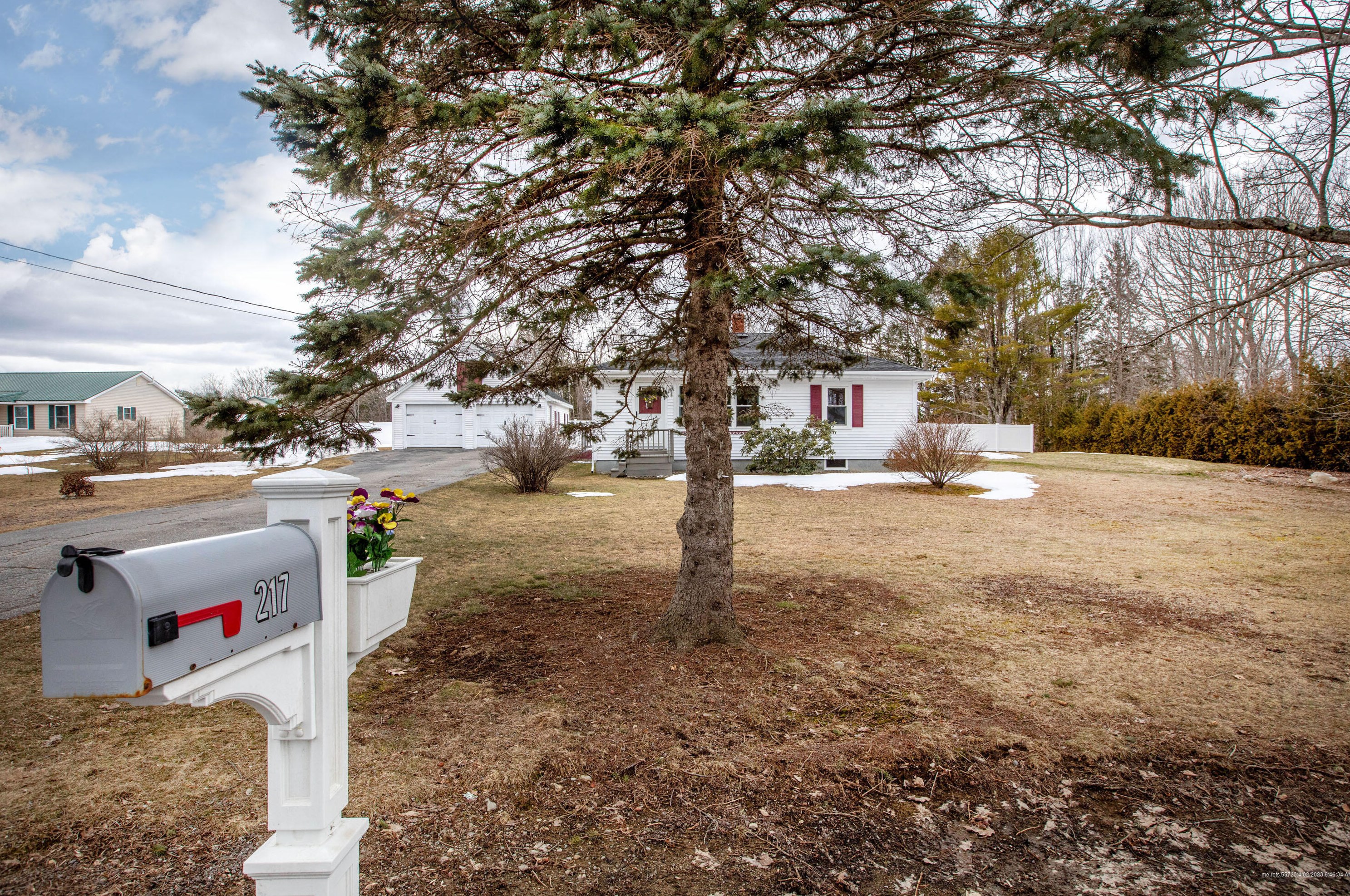217 Libby Hill Rd, Pittston, ME 04345