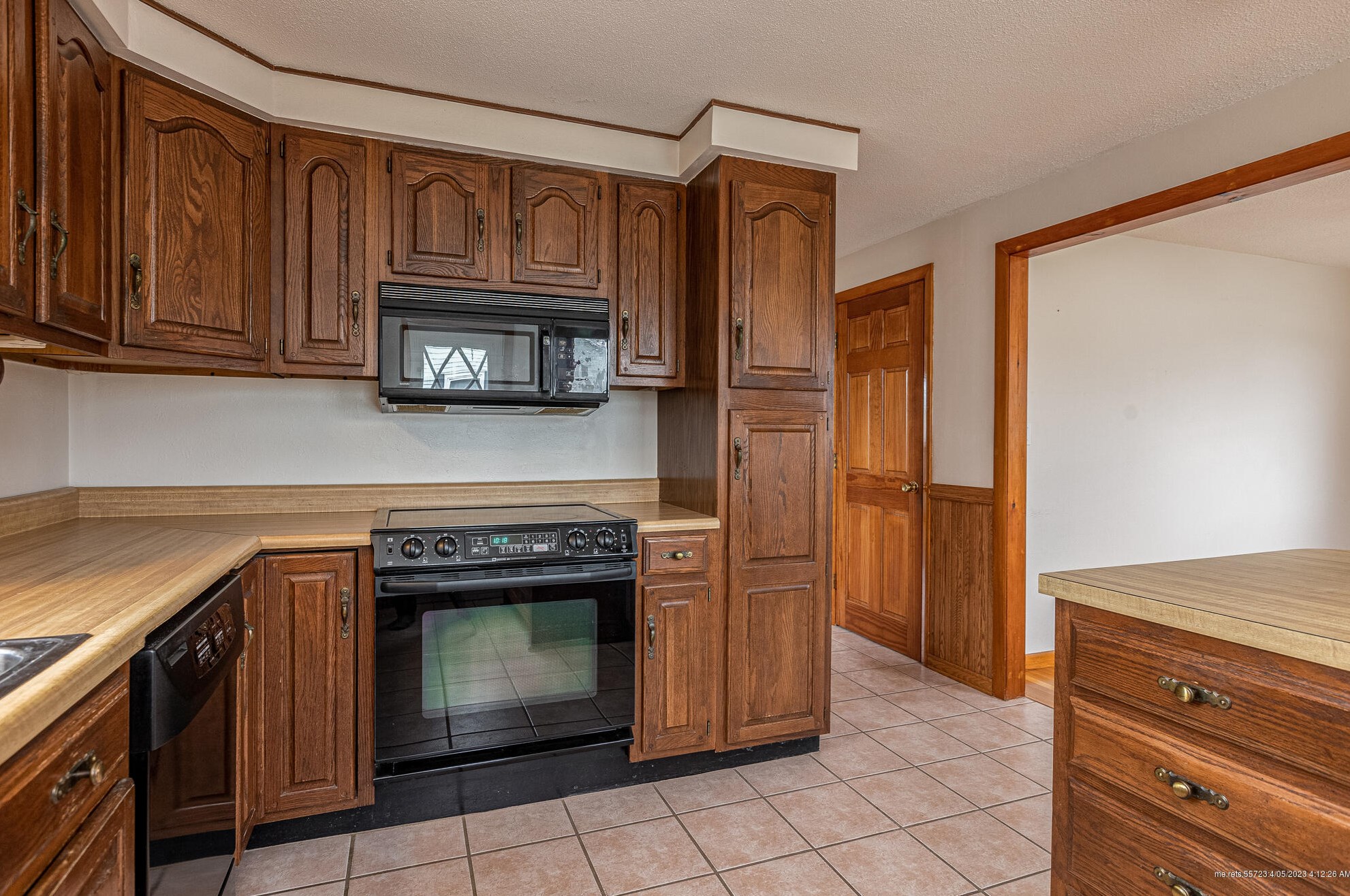 30 Constitution Dr, Westbrook ME  04092-4504 exterior