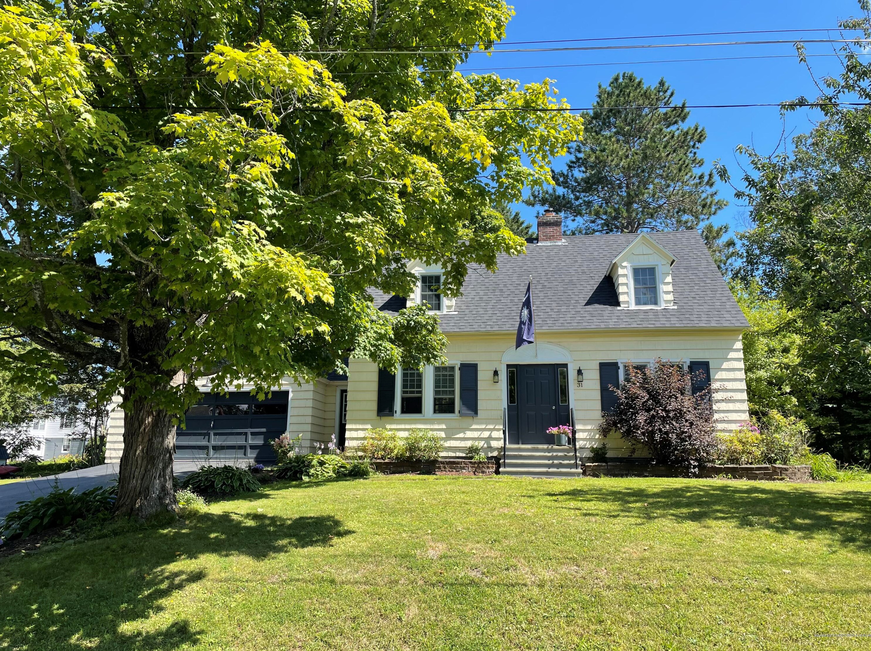 31 Barton St, Presque Isle, ME 04769