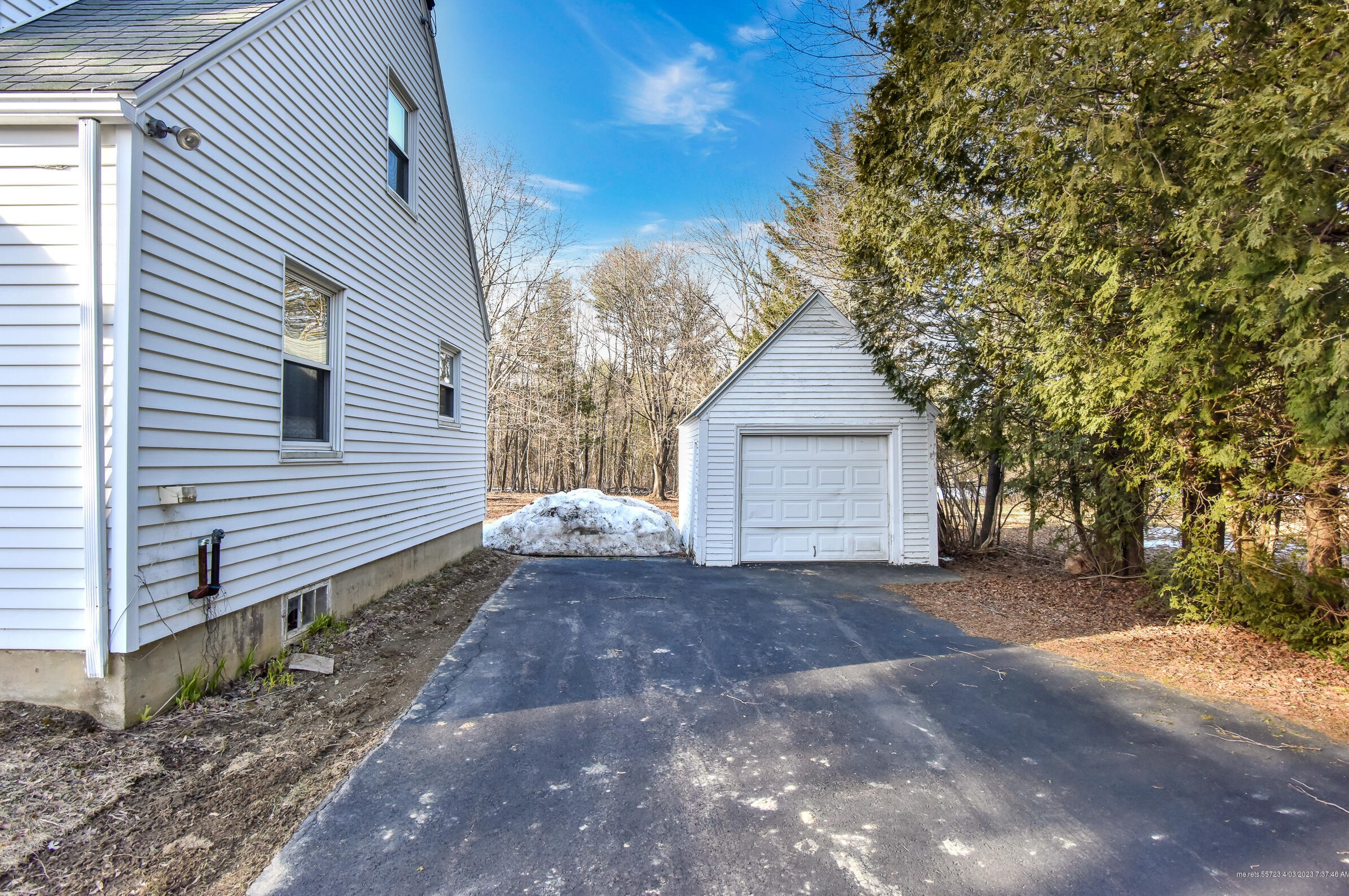 613 Eastern Ave, Augusta, ME 04330