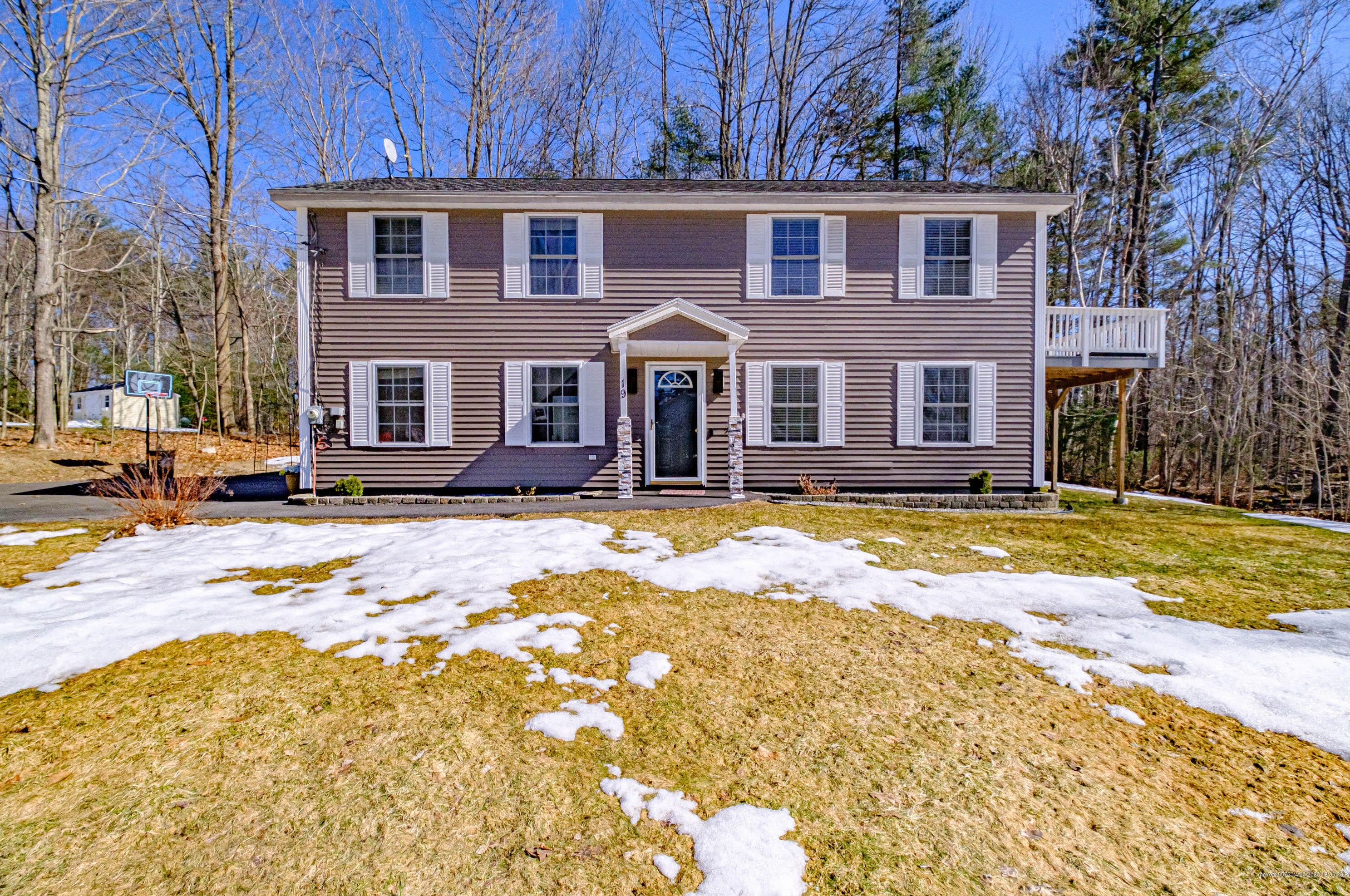 19 Holly Ln, Windham ME  04062-4152 exterior