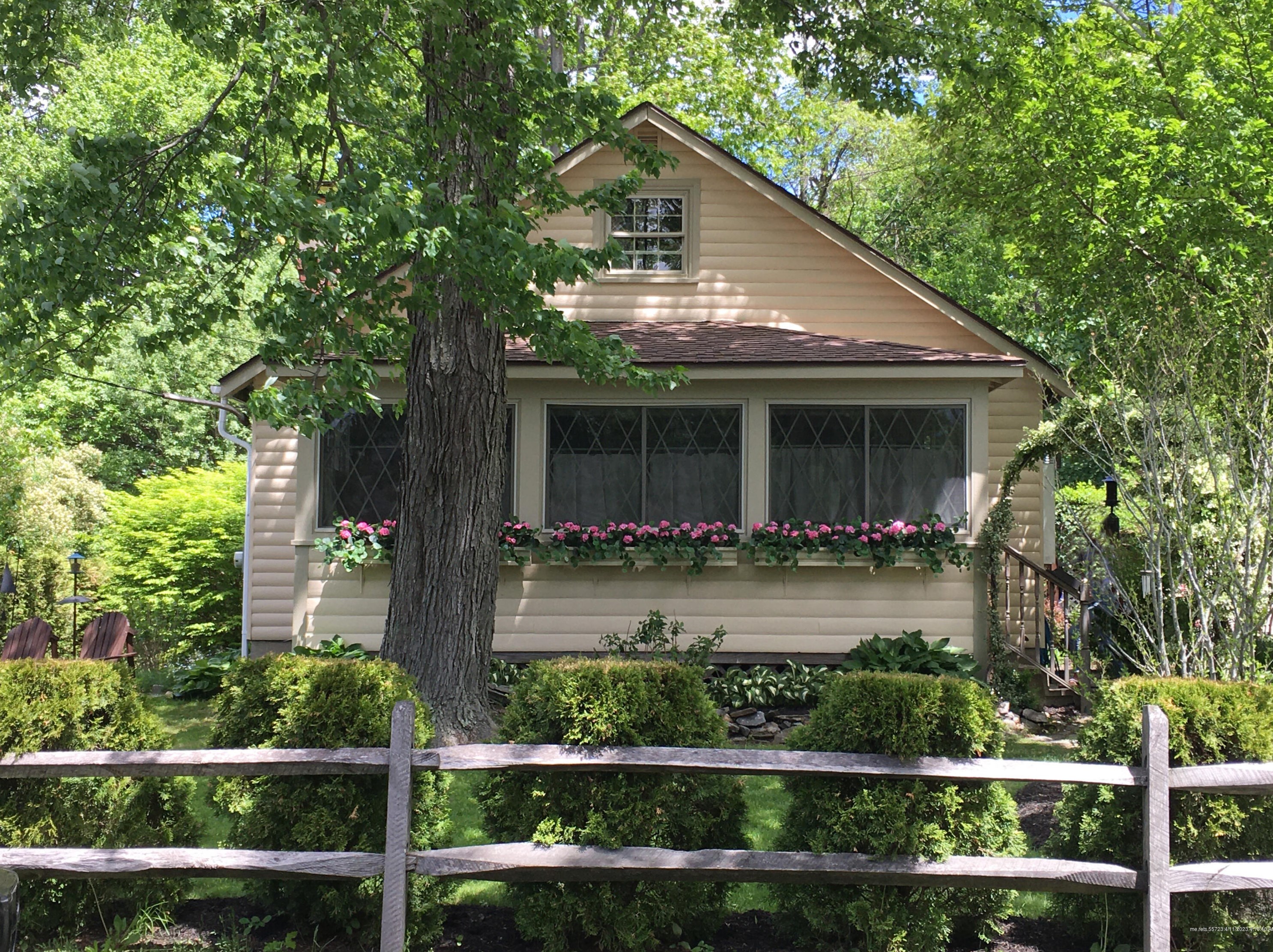 62 Providence Ave, Portland, ME 04106-4721