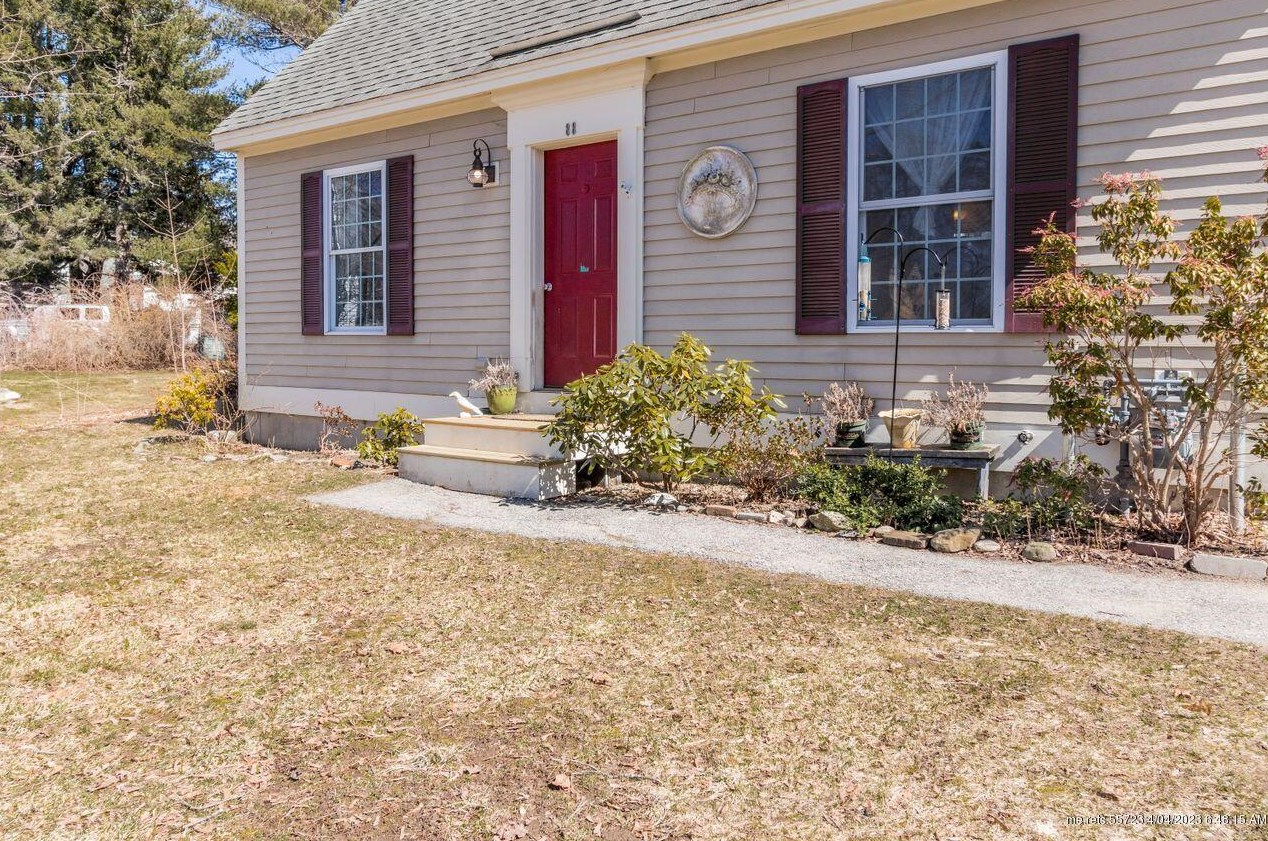 88 Belfort St, Portland, ME 04103-1258