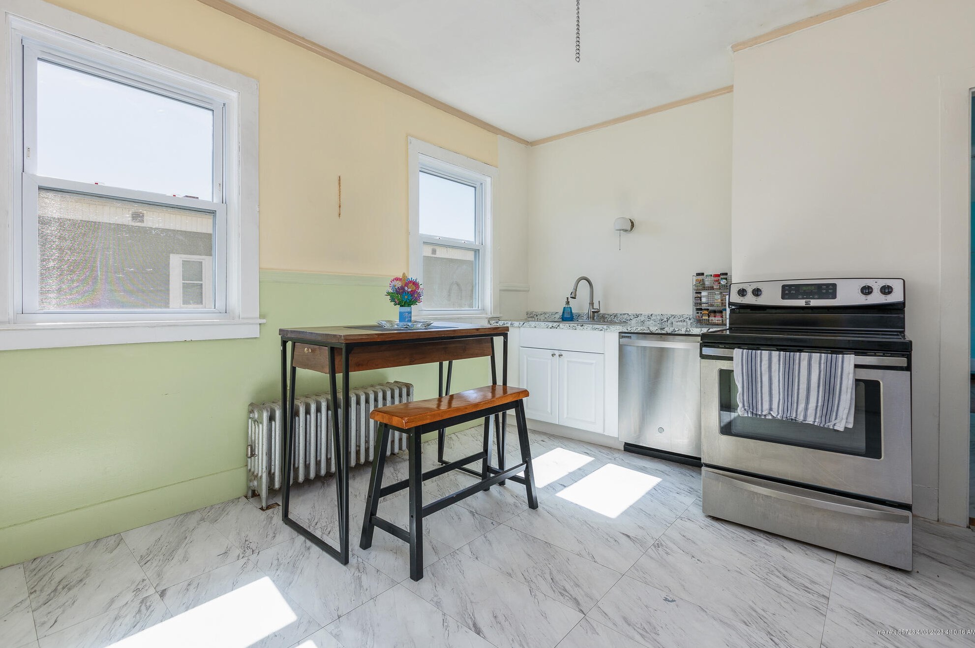 389 Saint John St, Portland ME  04102-2822 exterior