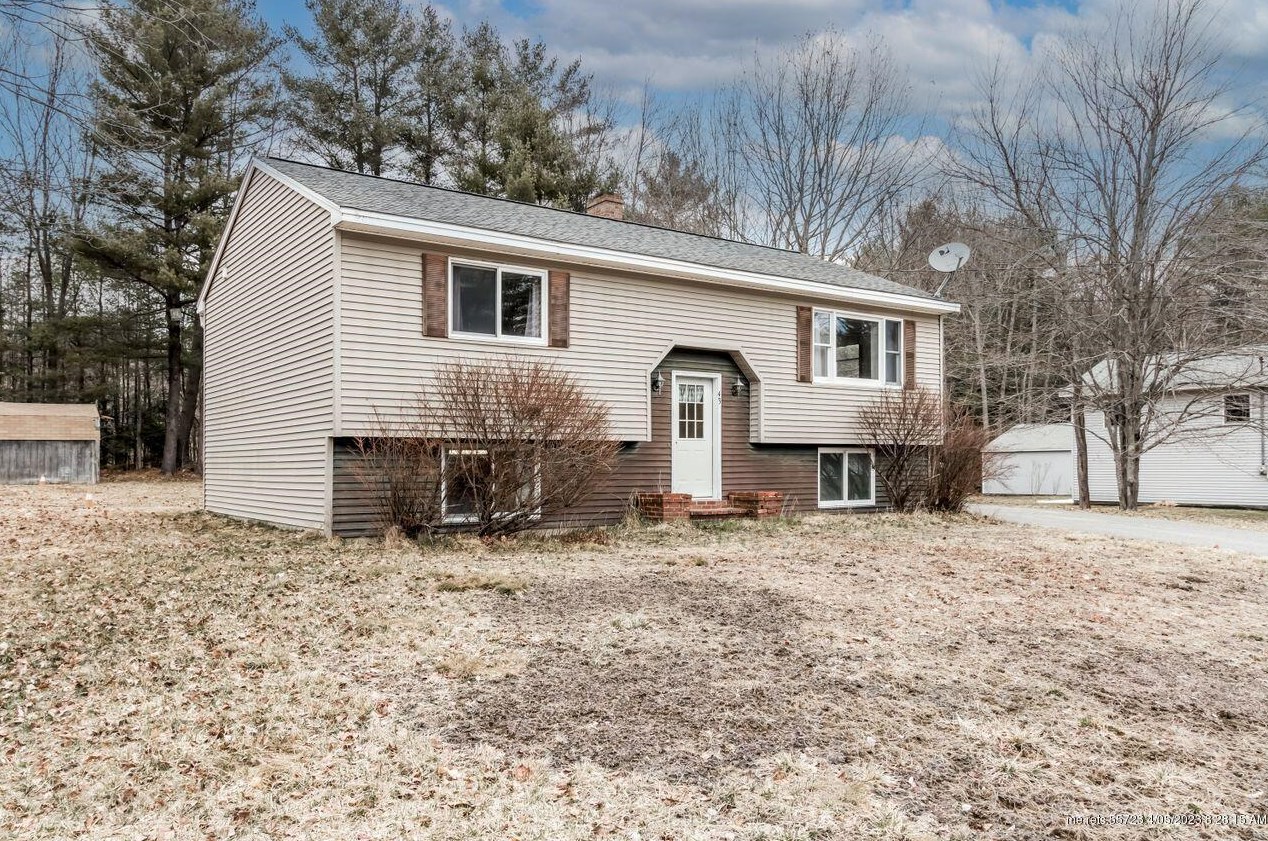 43 Huston St, Lisbon, ME 04252