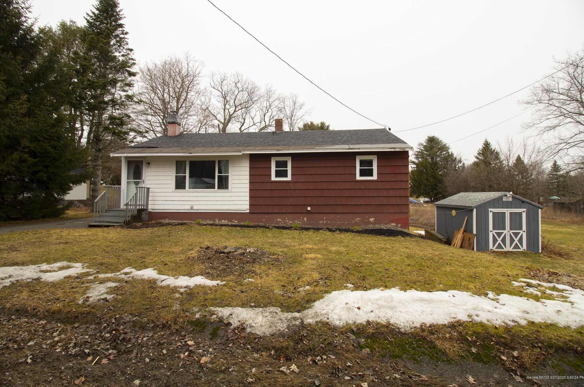 6 Pleasant St, Newburgh, ME 04444-1216