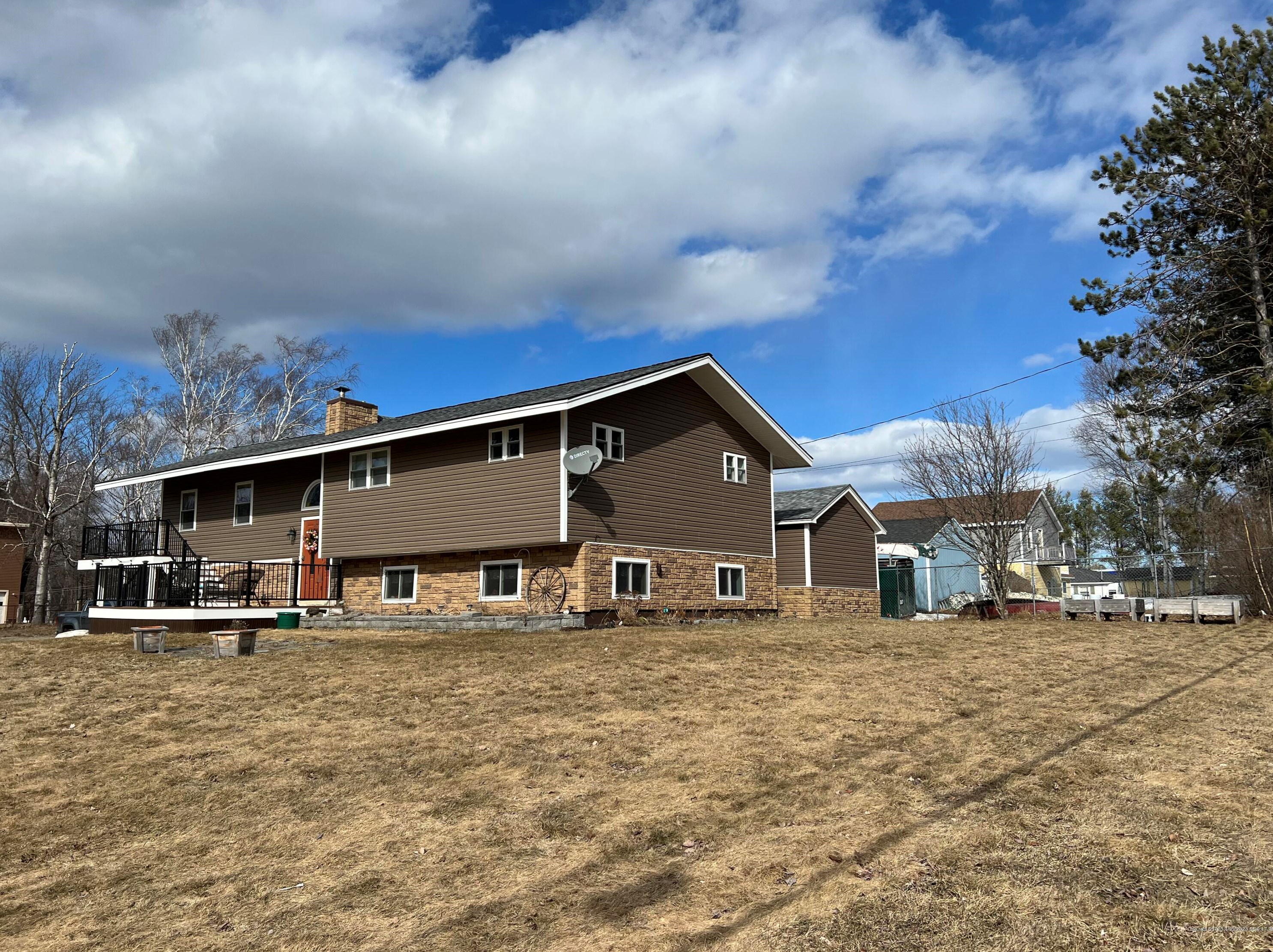 4 Field St, Millinocket, ME 04462