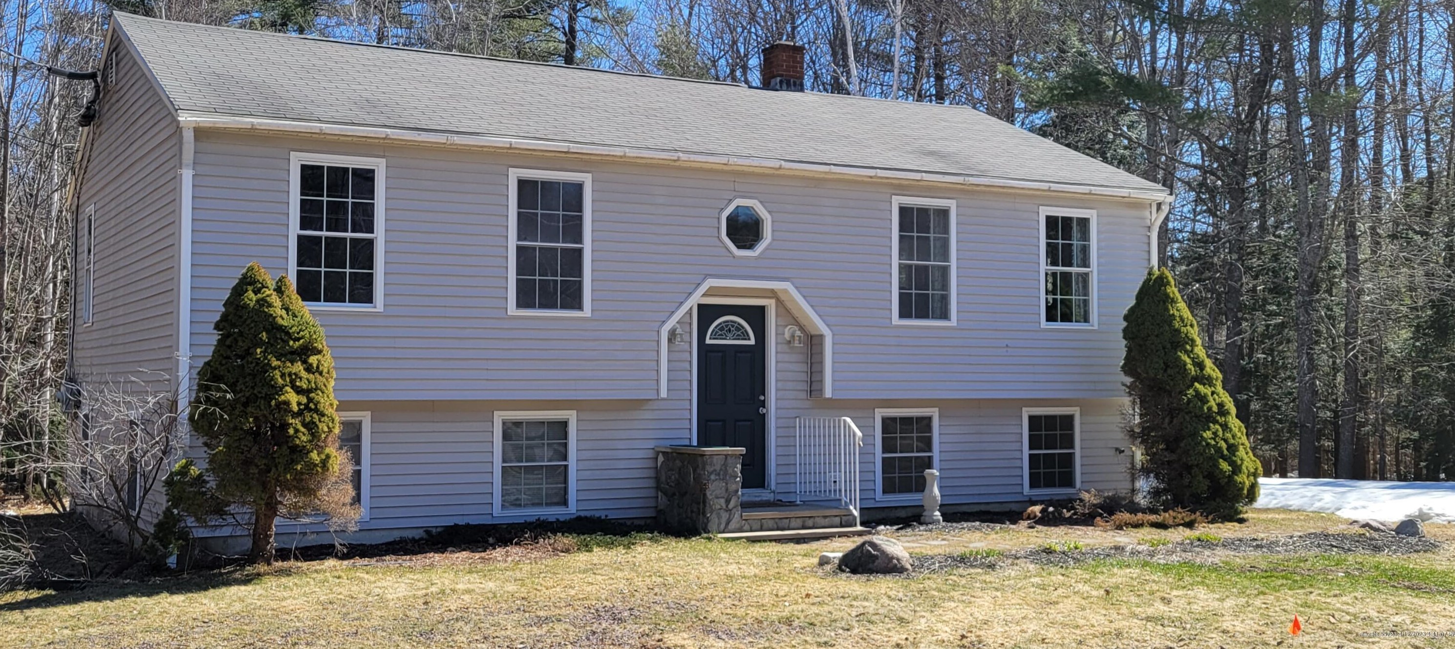 101 Kansas Rd, Naples, ME 04055