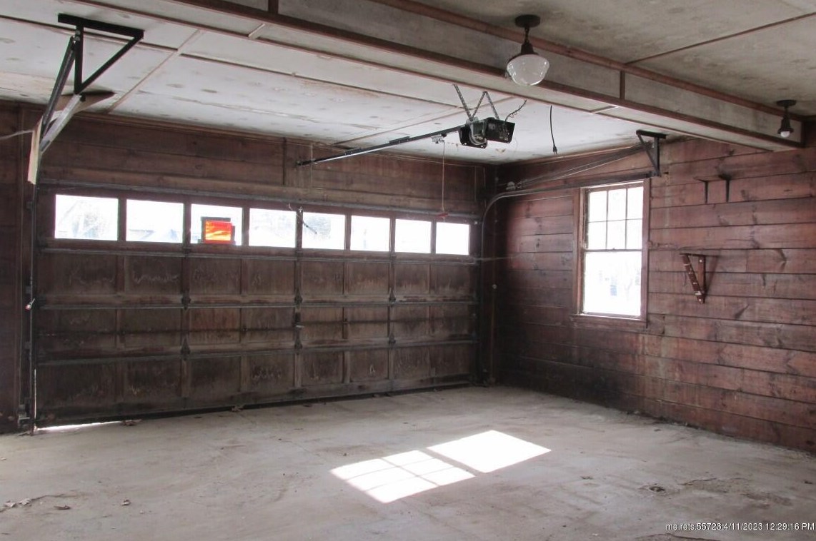 228 Winter St, Auburn ME  04210-5144 exterior