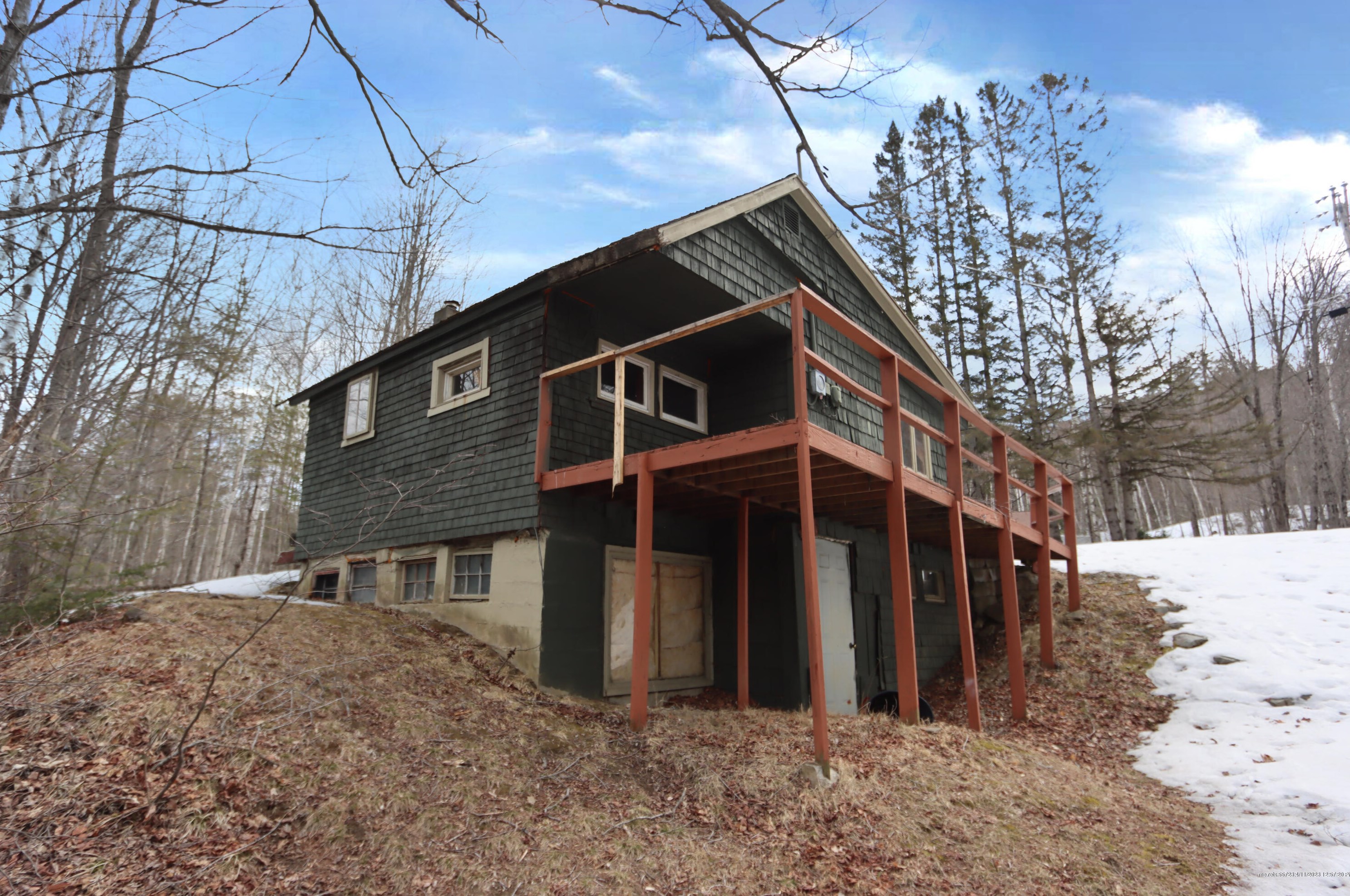 655 Roxbury Rd, Mexico, ME 04257