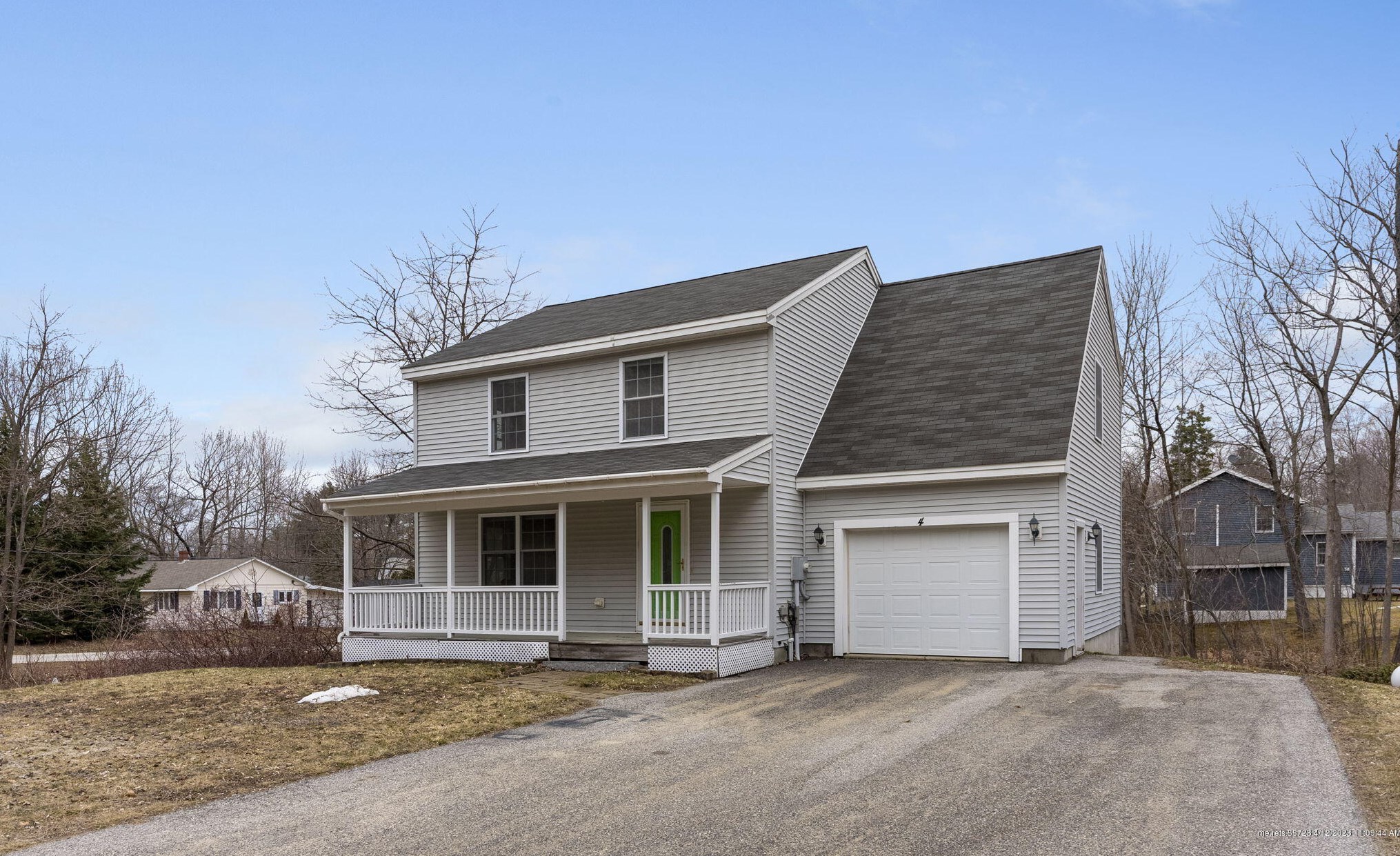 4 St James Pl, Lewiston, ME 04240