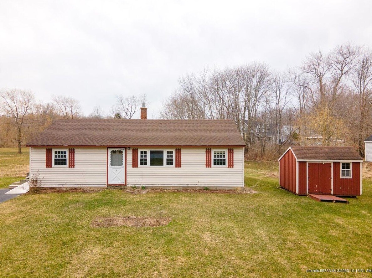 58 Erin St, Thomaston, ME 04861