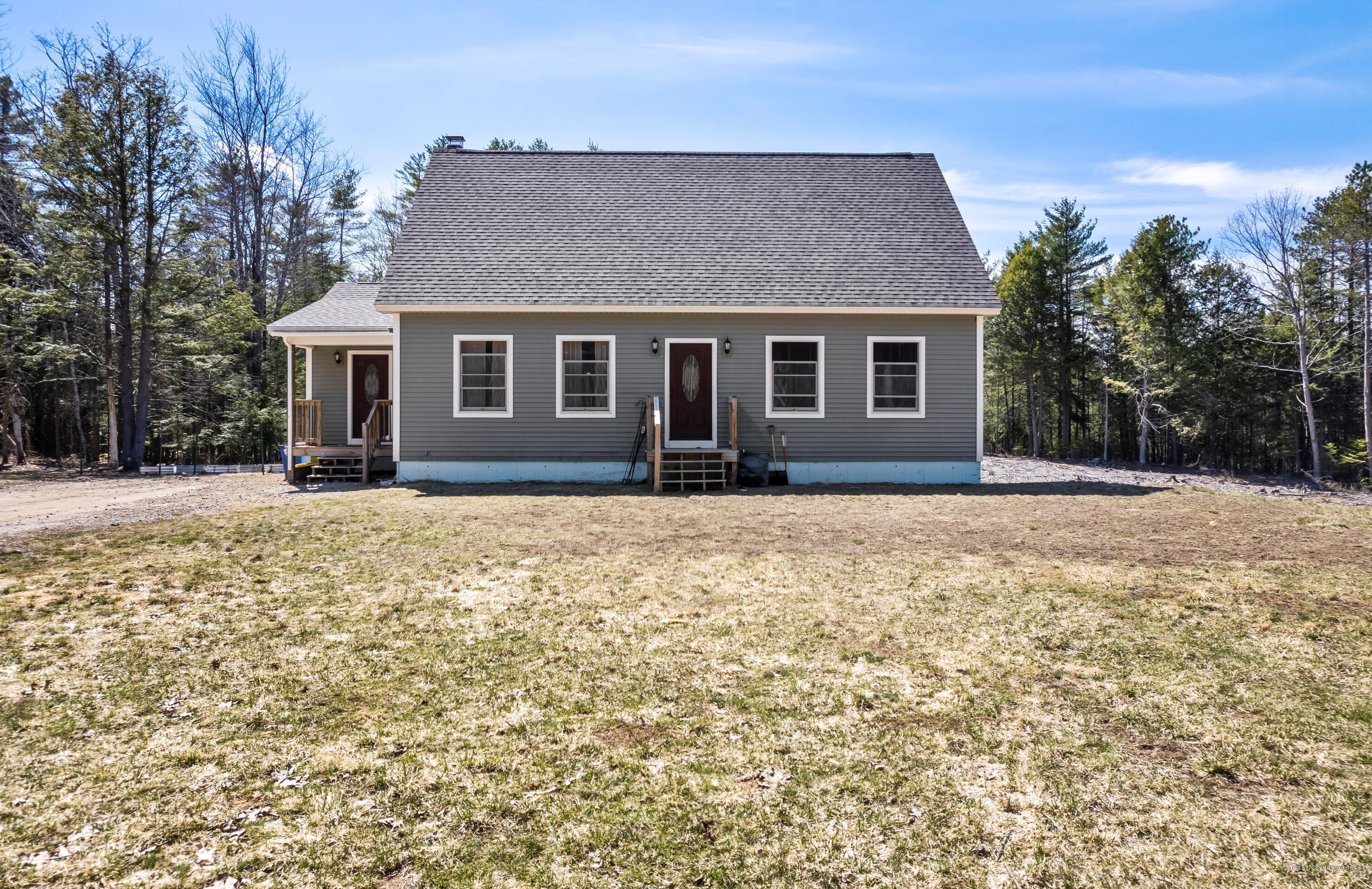 315 Little Egypt Ln, Bowdoinham, ME 04008