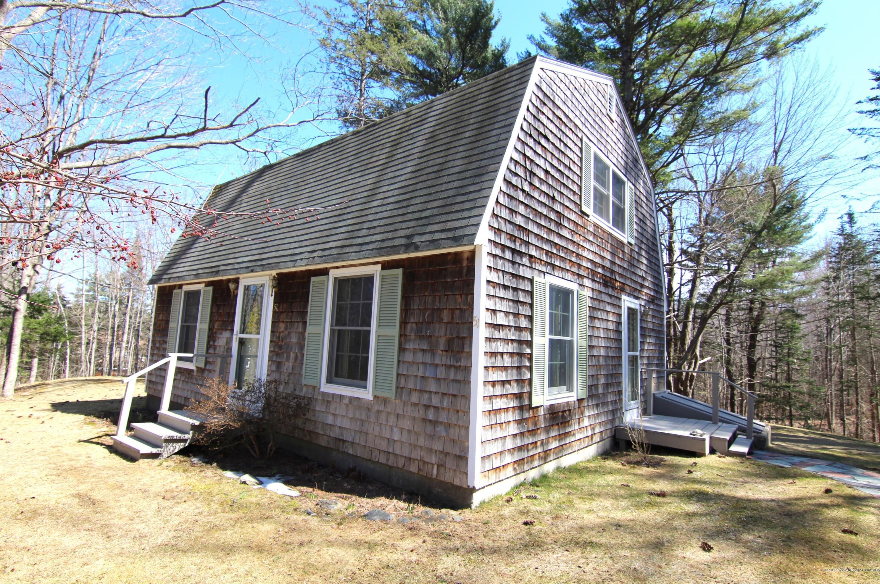 51 Garden Dr, Winterport, ME 04496