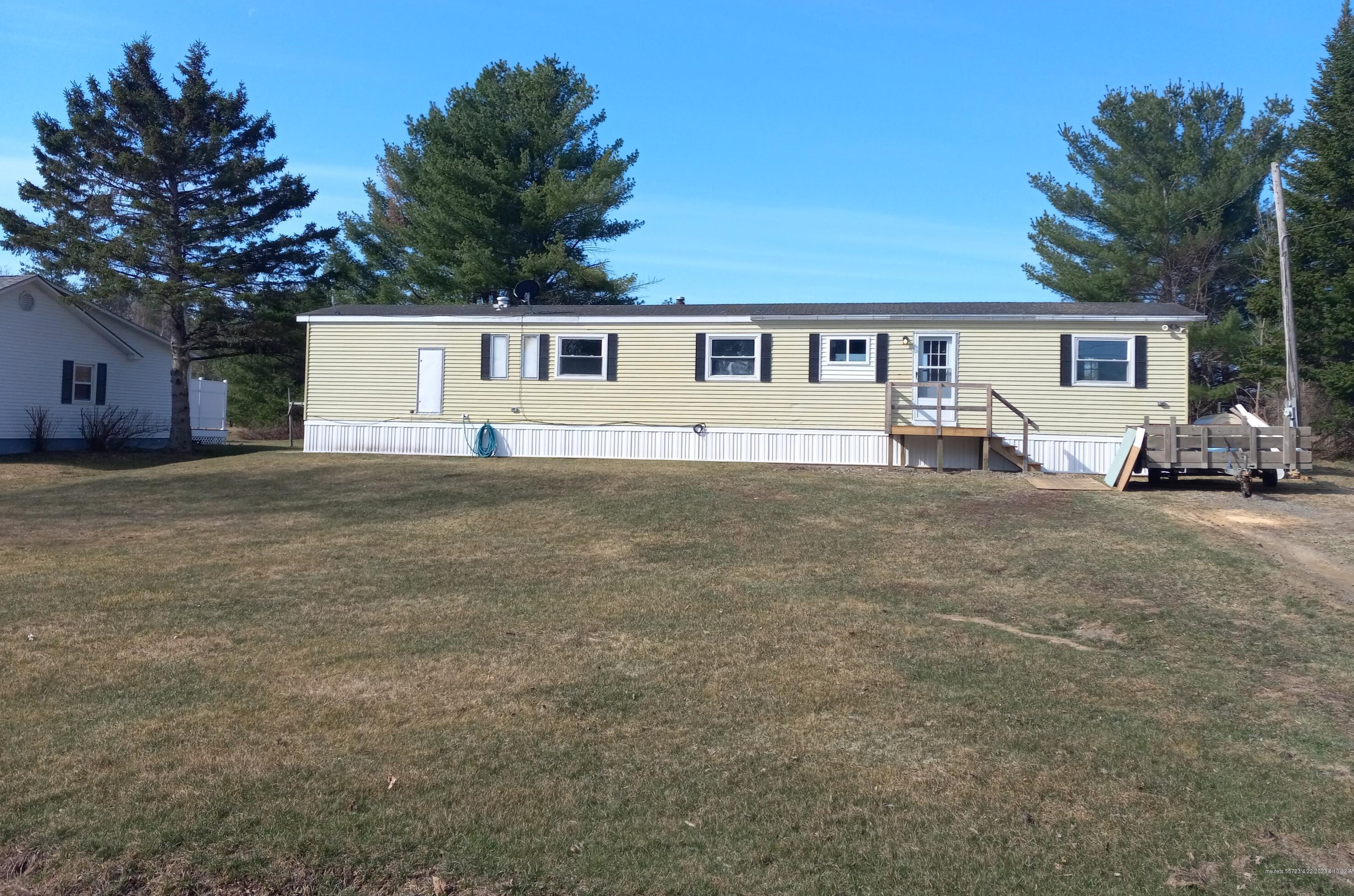 60 Hill Rd, Clinton, ME 04927