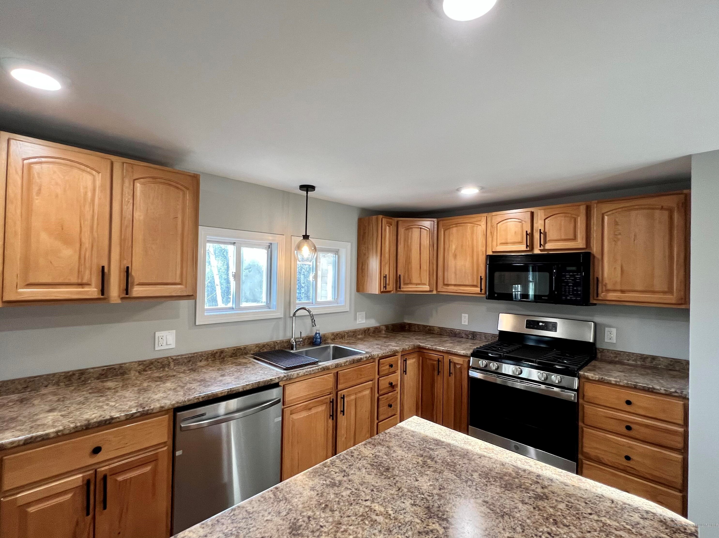 808 Dodlin Rd, Enfield, ME 04493