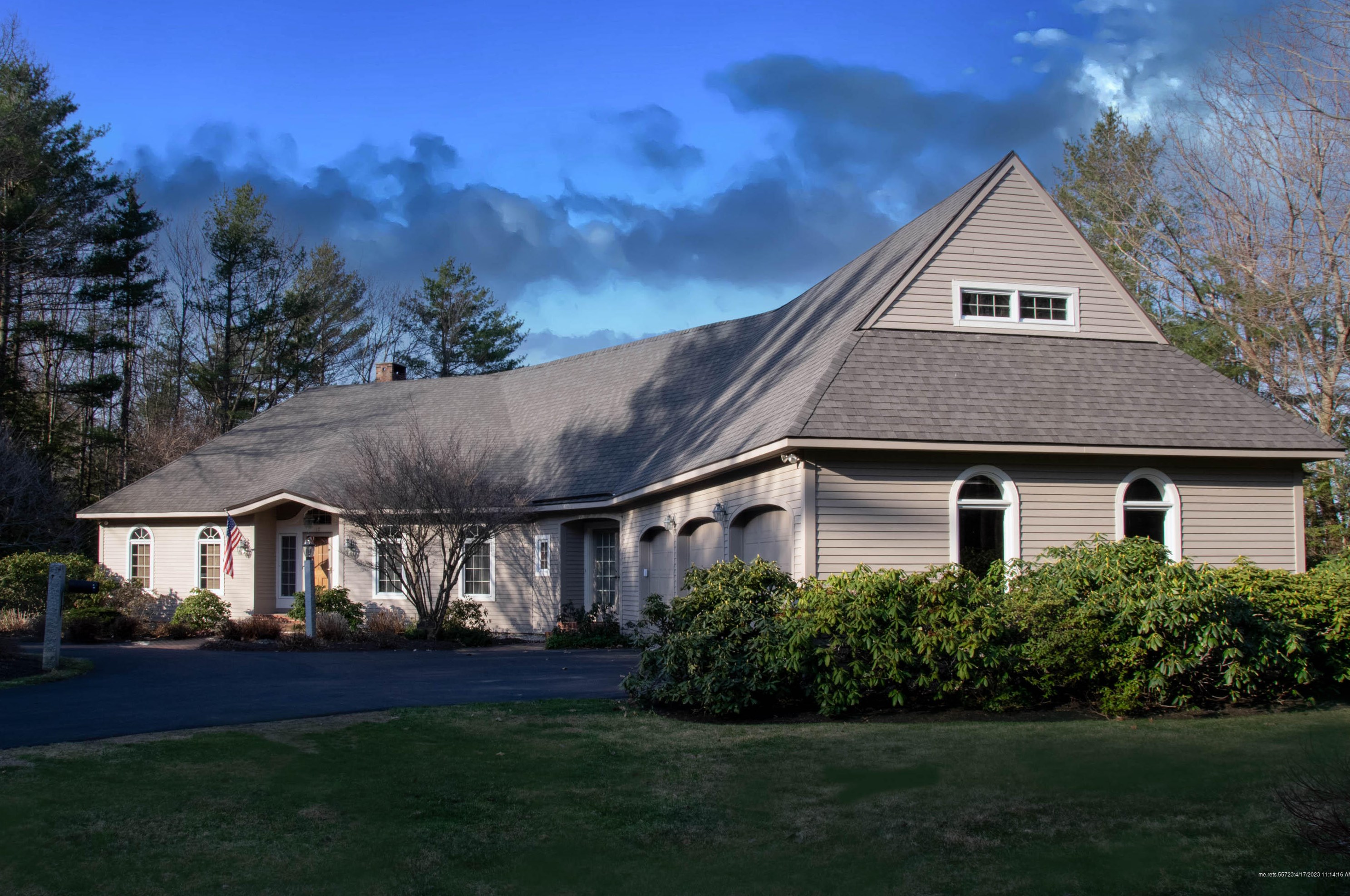 17 Oakmont Dr, Falmouth, ME 04105 exterior
