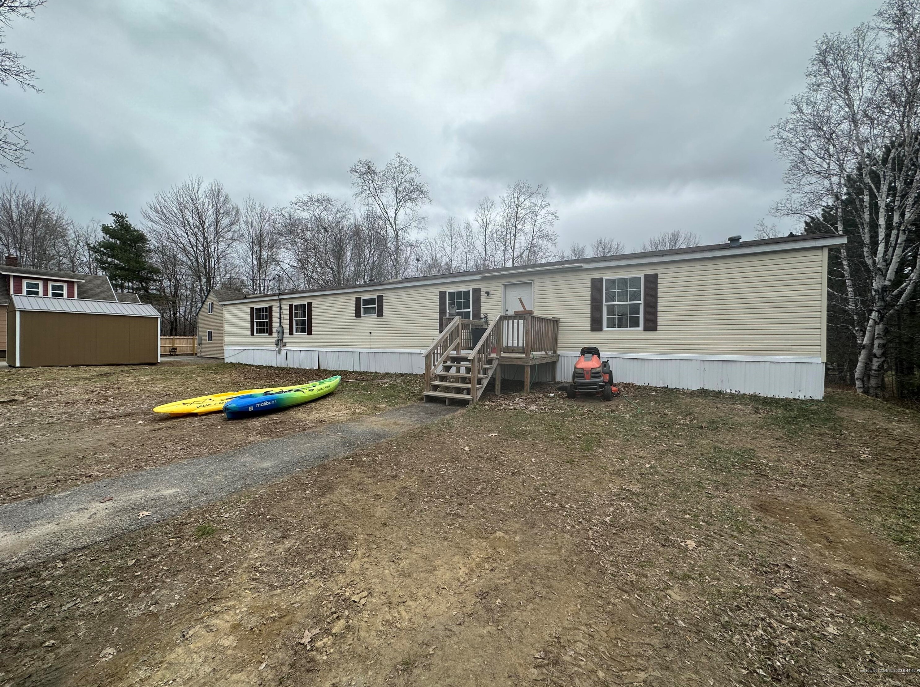 11 Second St, Lincoln, ME 04457-1207