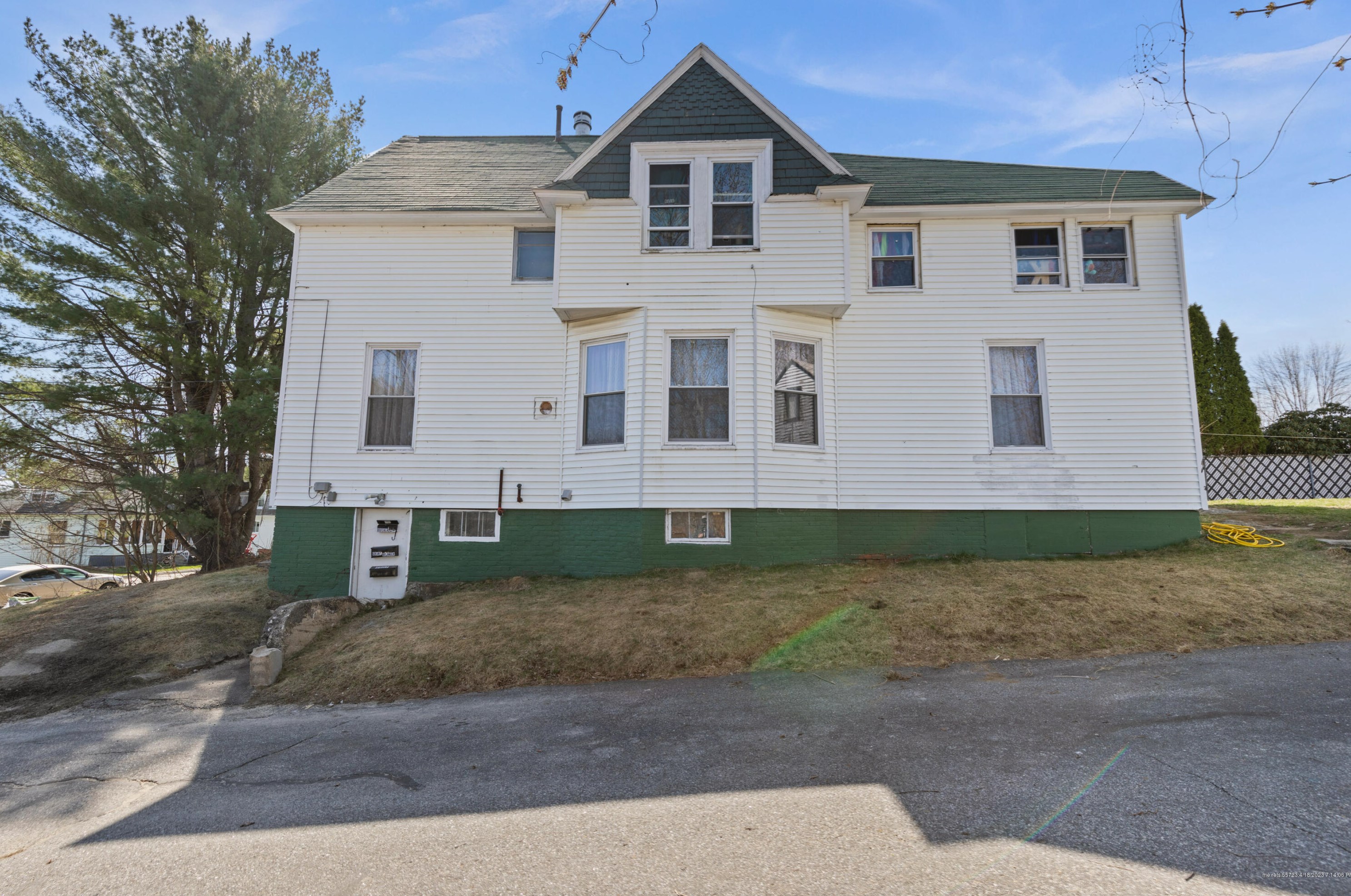 154 Madison St, Auburn, ME 04210