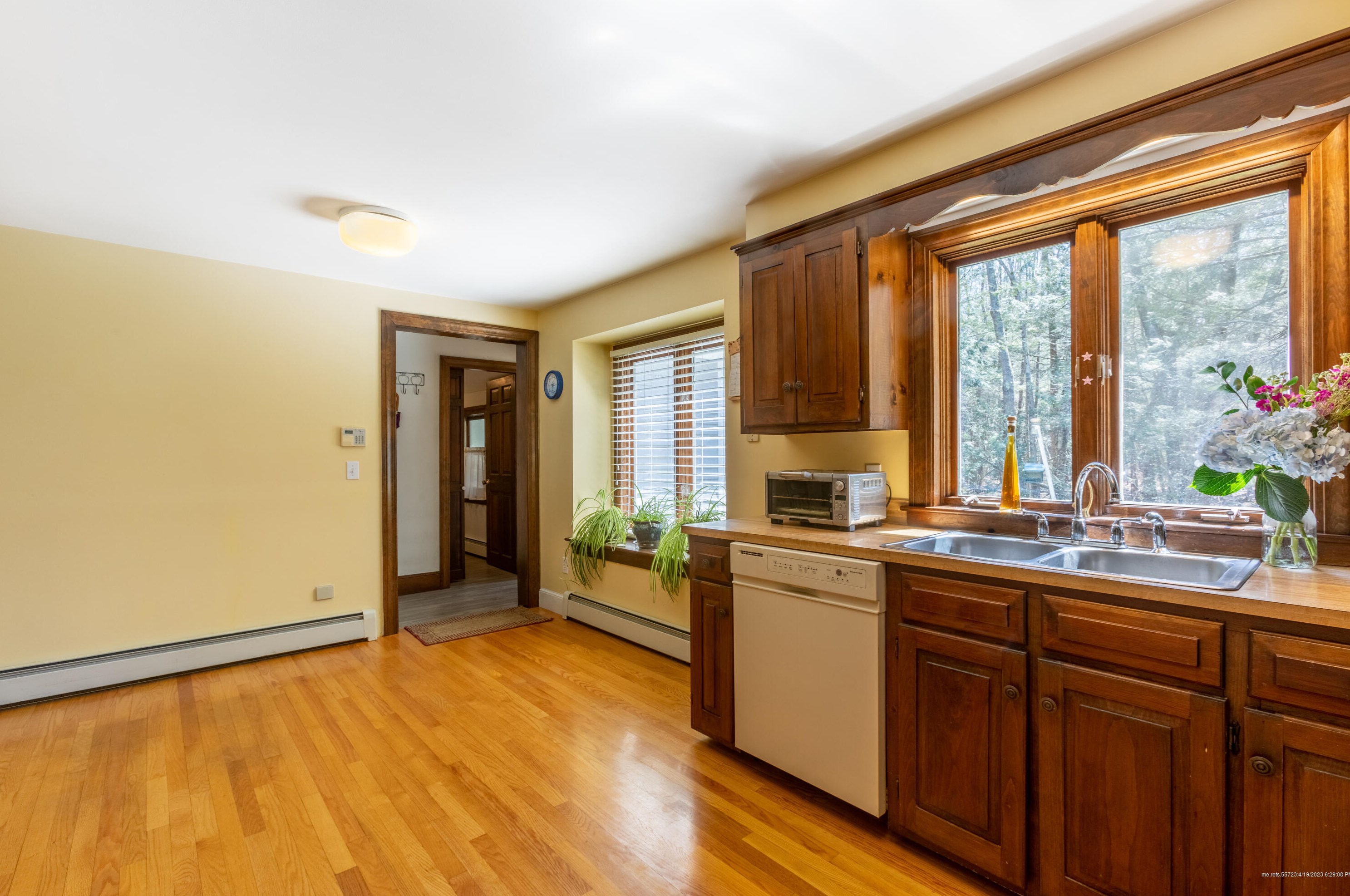 21 Bayview Ter, Saco ME  04072-1750 exterior