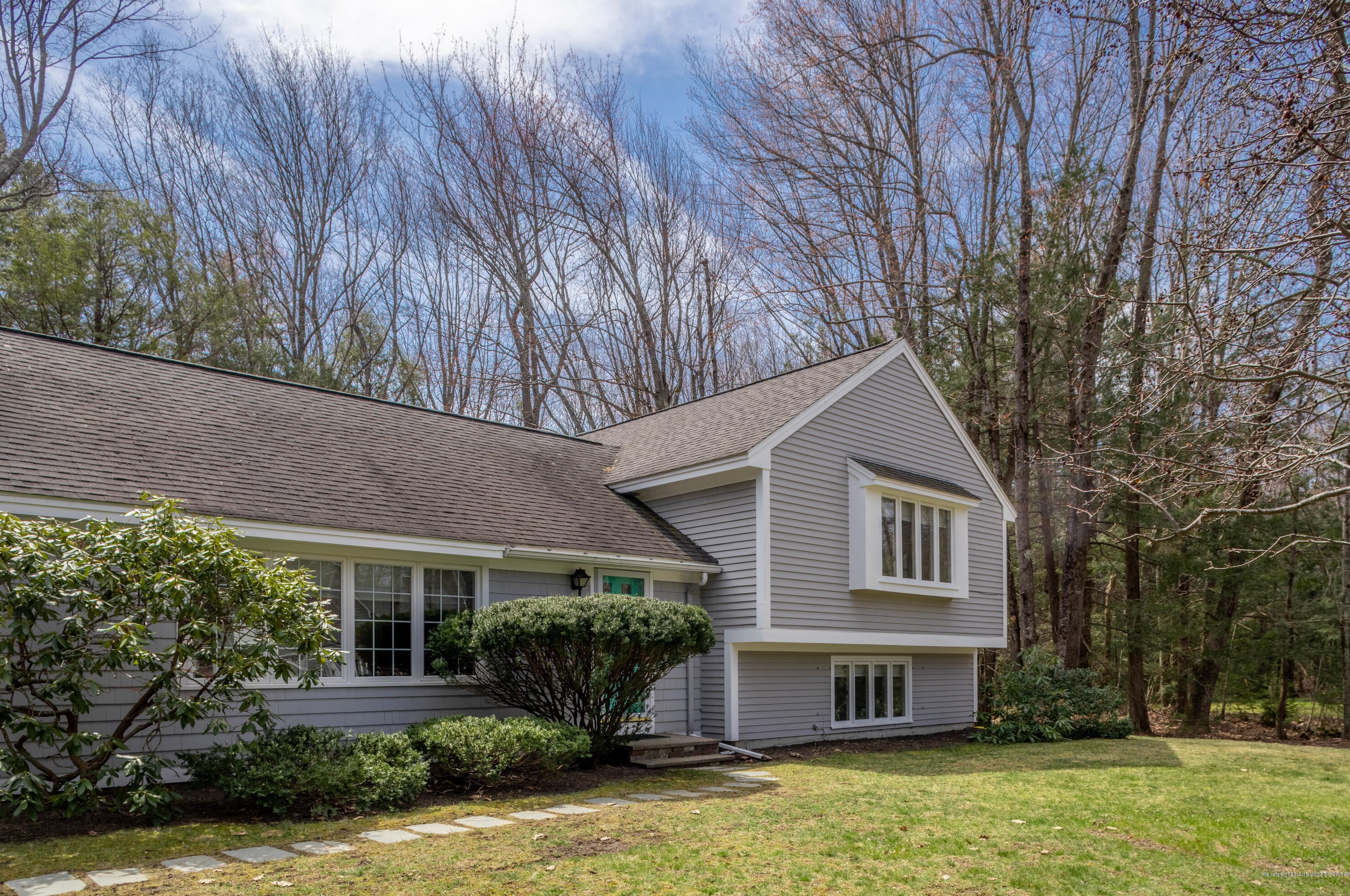 21 Bayview Ter, Saco ME  04072-1750 exterior