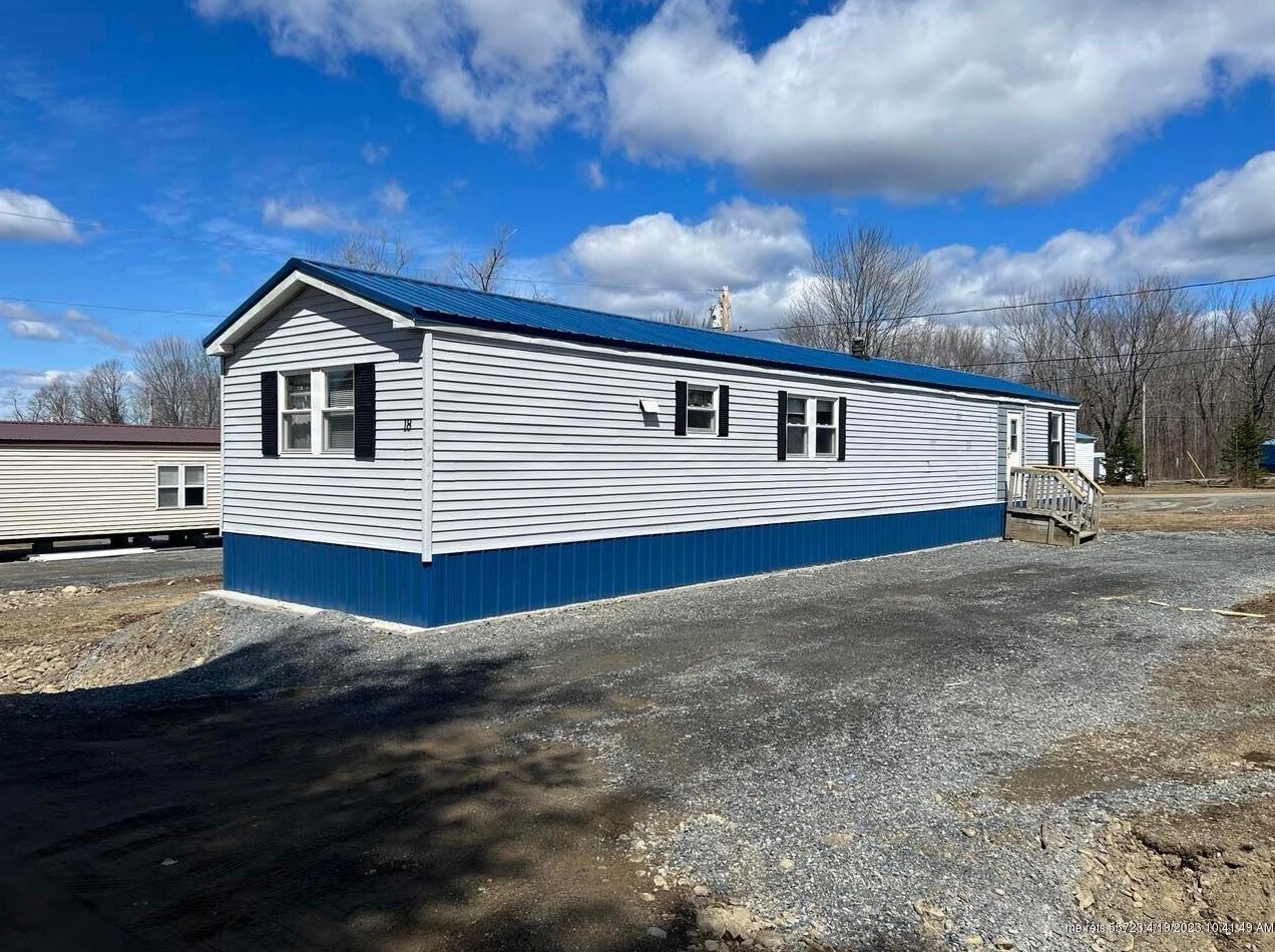18 Christopher Rd, Ripley, ME 04930