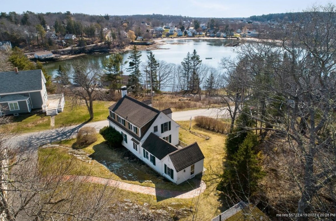 8 Williams St, Boothbay Harbor, ME 04538