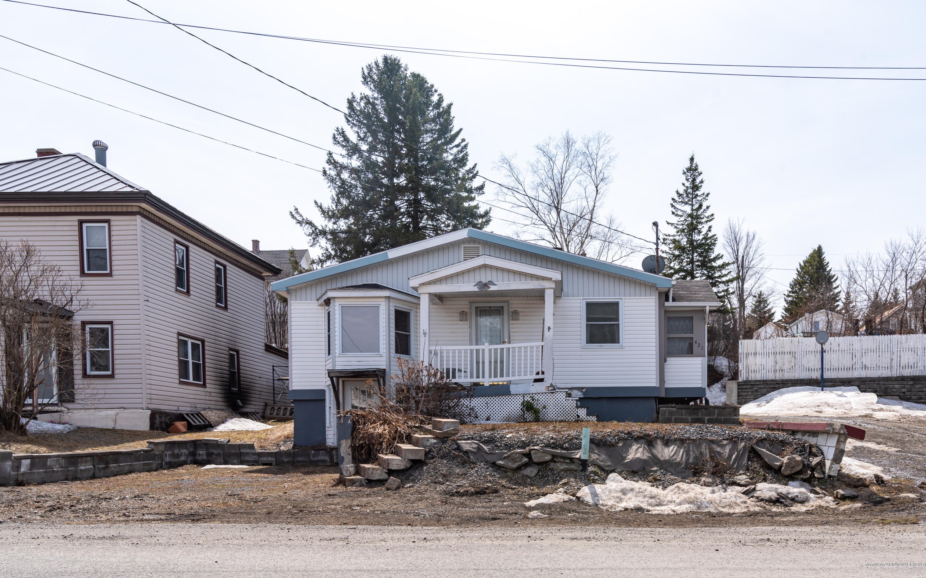 421 Evangeline St, Madawaska, ME 04756