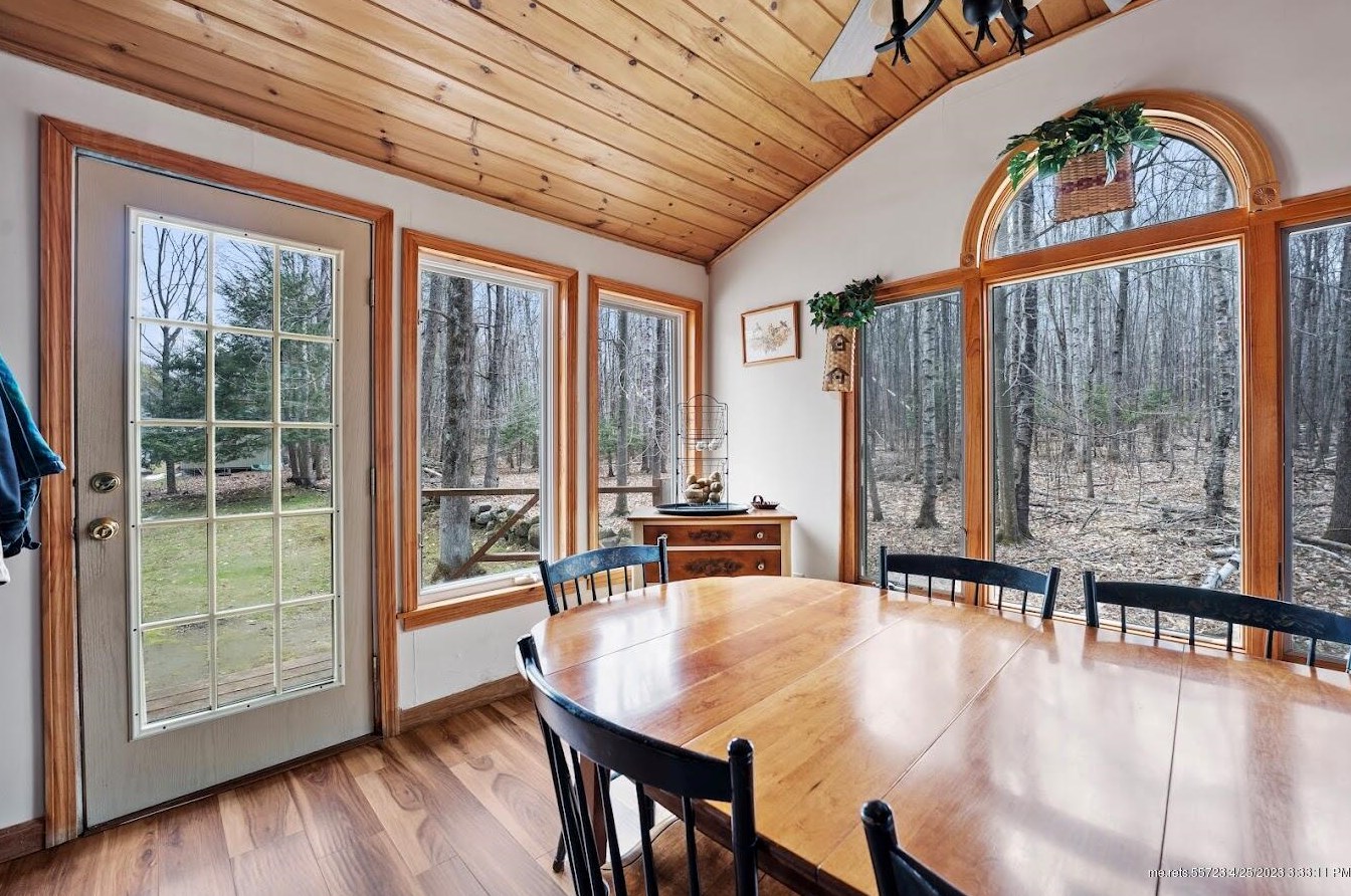 46 Beechwood Rd, Winthrop, ME 04364