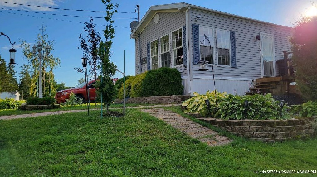 25 Cleveland Rd, Saint Agatha, ME 04772