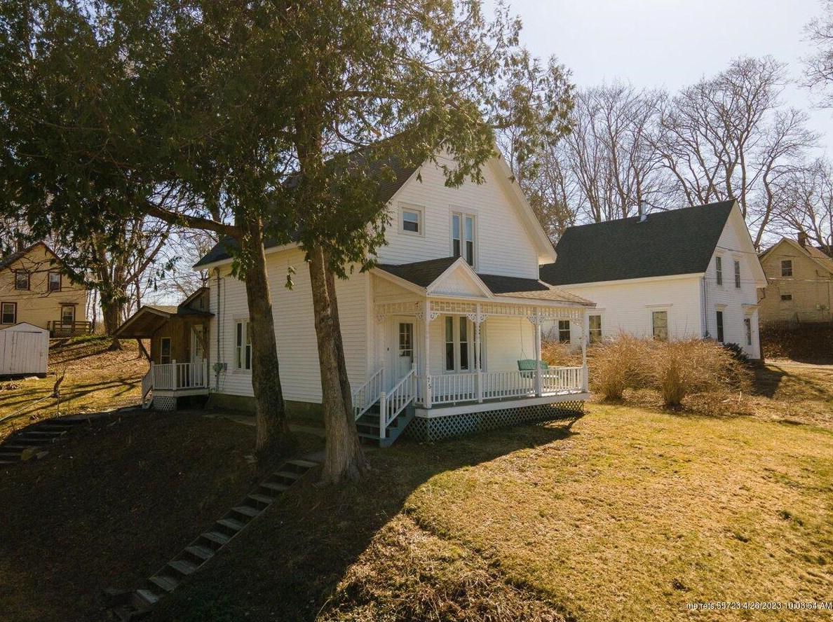 75 Main St, Warren, ME 04864
