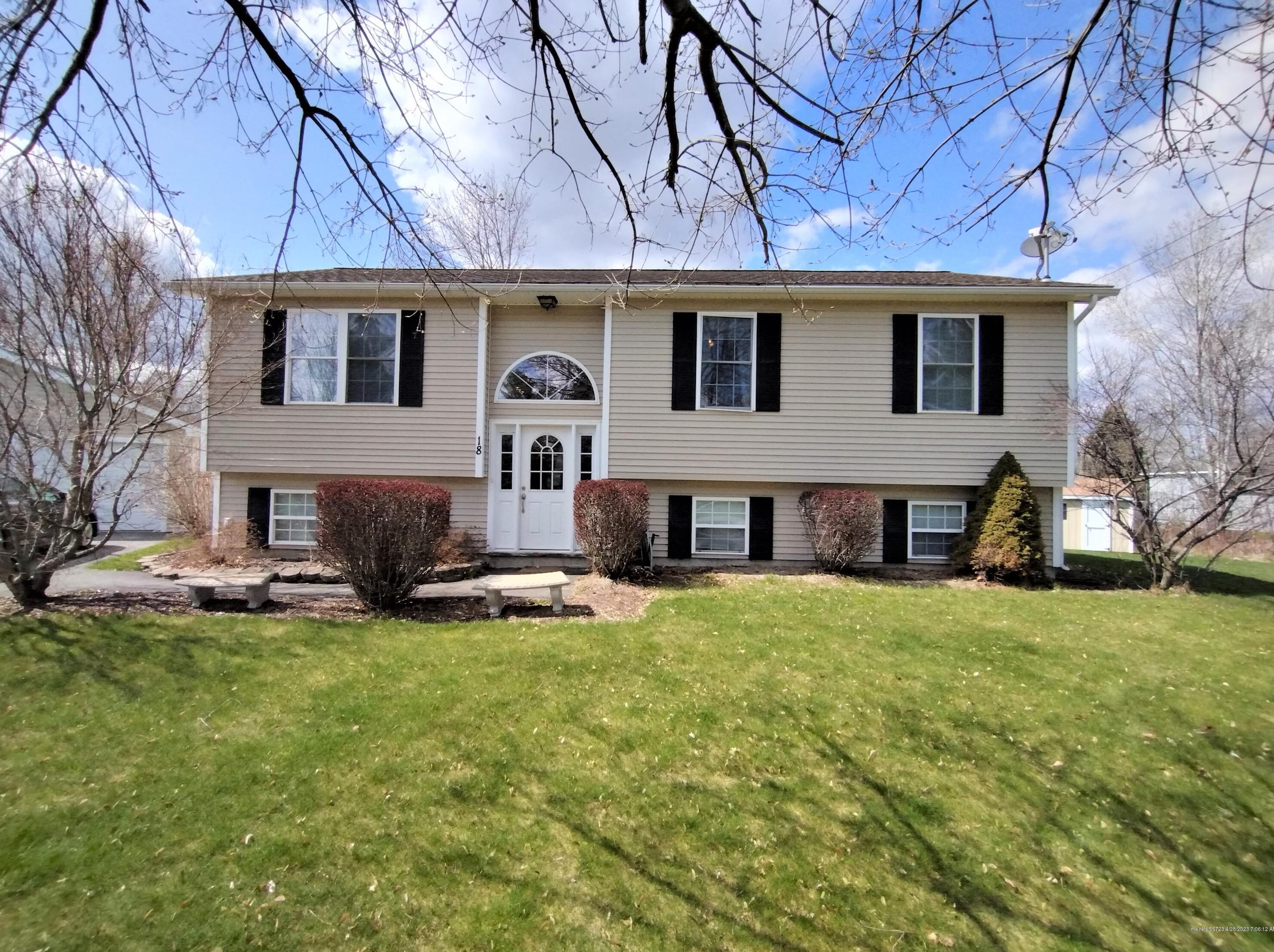 18 Alder Ln, Bangor, ME 04401