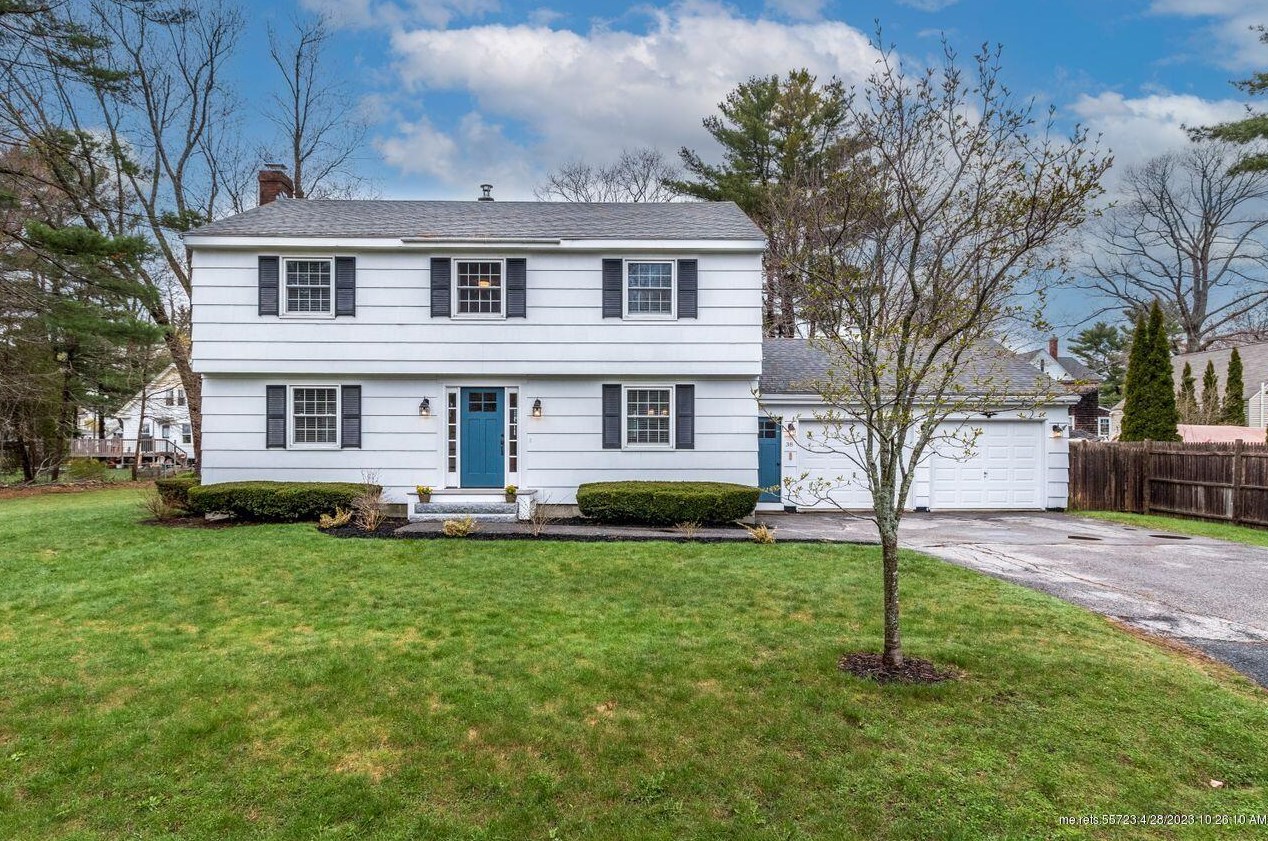 38 Kent St, Portland, ME 04102-1120
