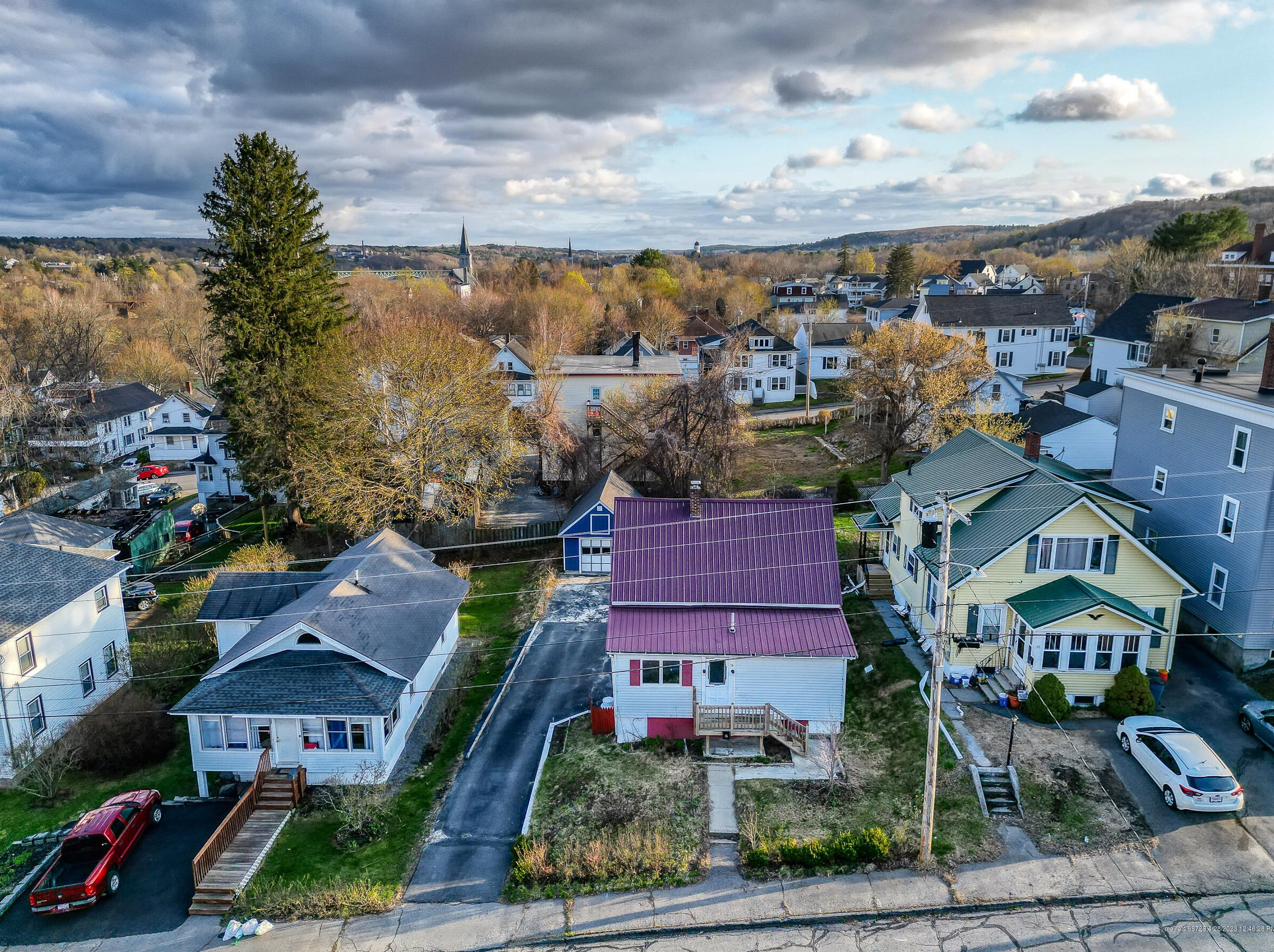 16 Monroe St, Augusta, ME 04330