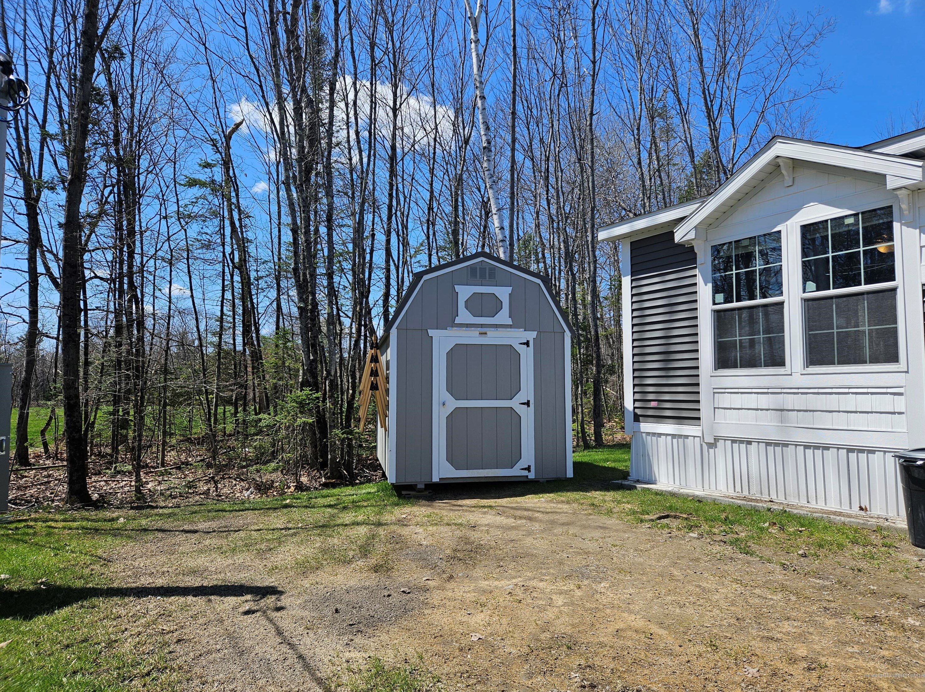 32 Punky Ln, Waterville, ME 04901