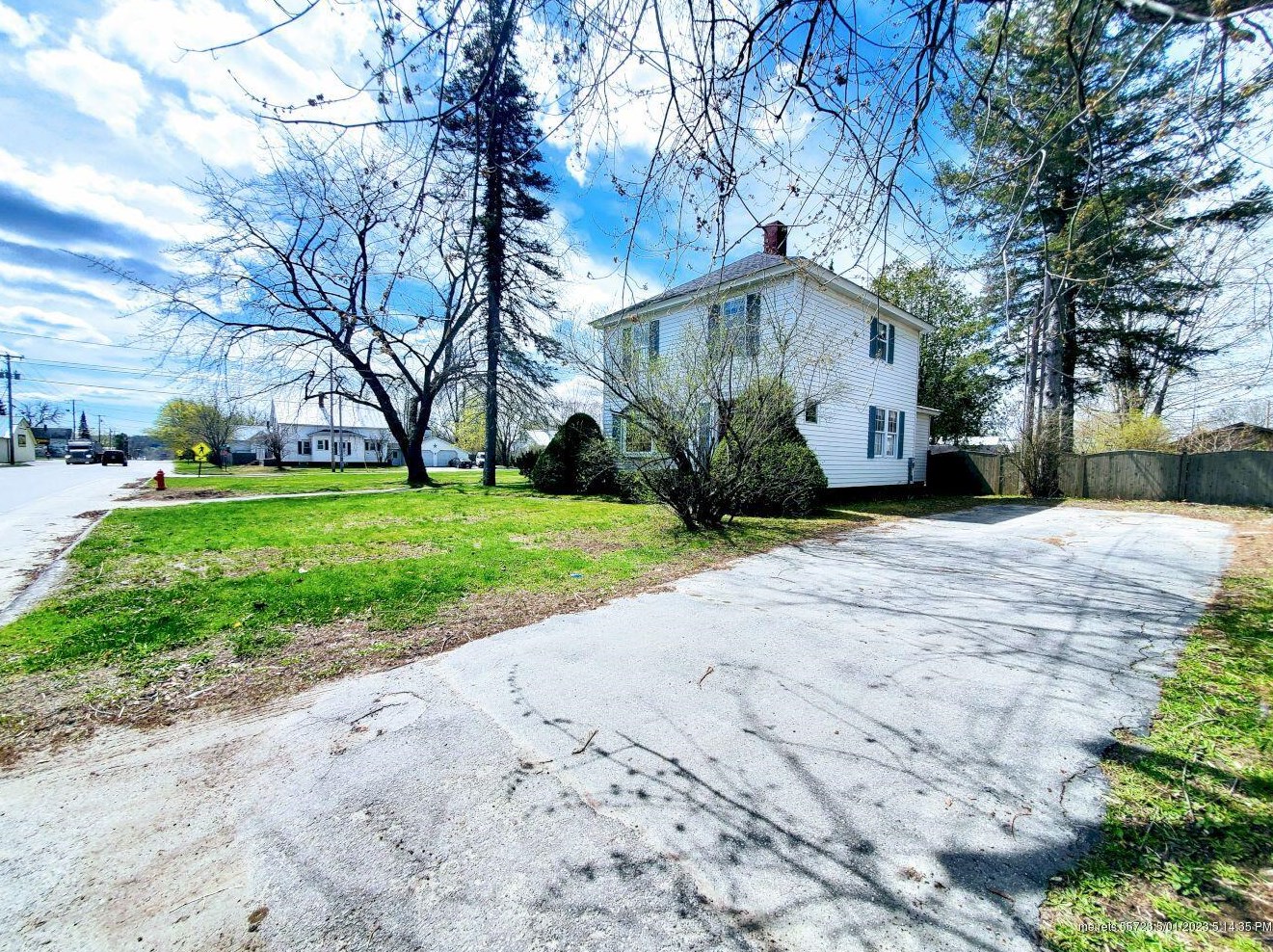 136 North Ave, Skowhegan, ME 04976