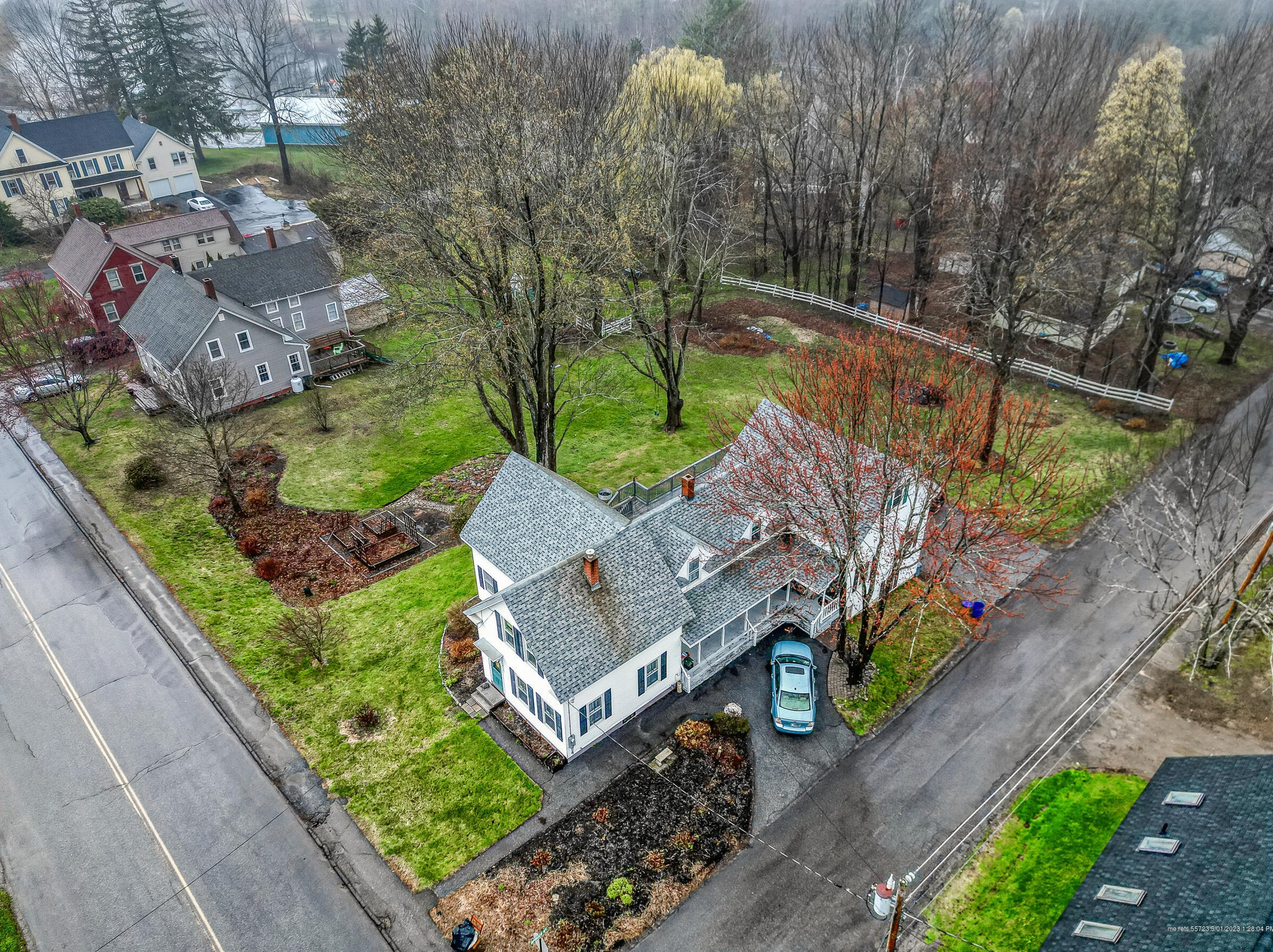 97 Central St, Pittston ME 04345-2406 exterior