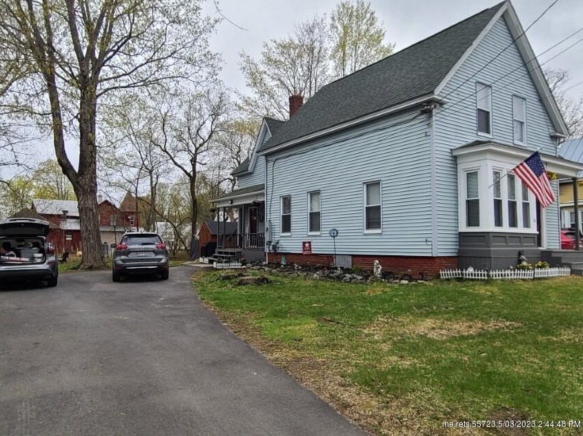 18 Rowell St, Madison, ME 04950