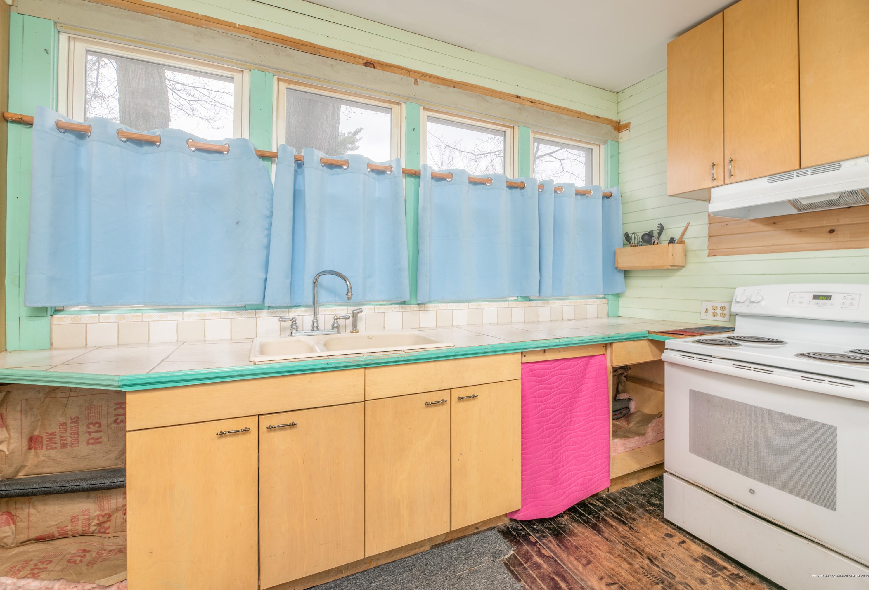 80 Main St, Starks ME  04911-3322 exterior