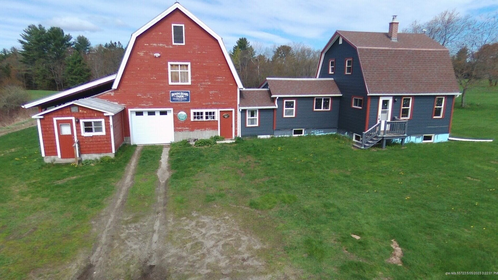 1018 New Sharon Rd, Starks, ME 04911