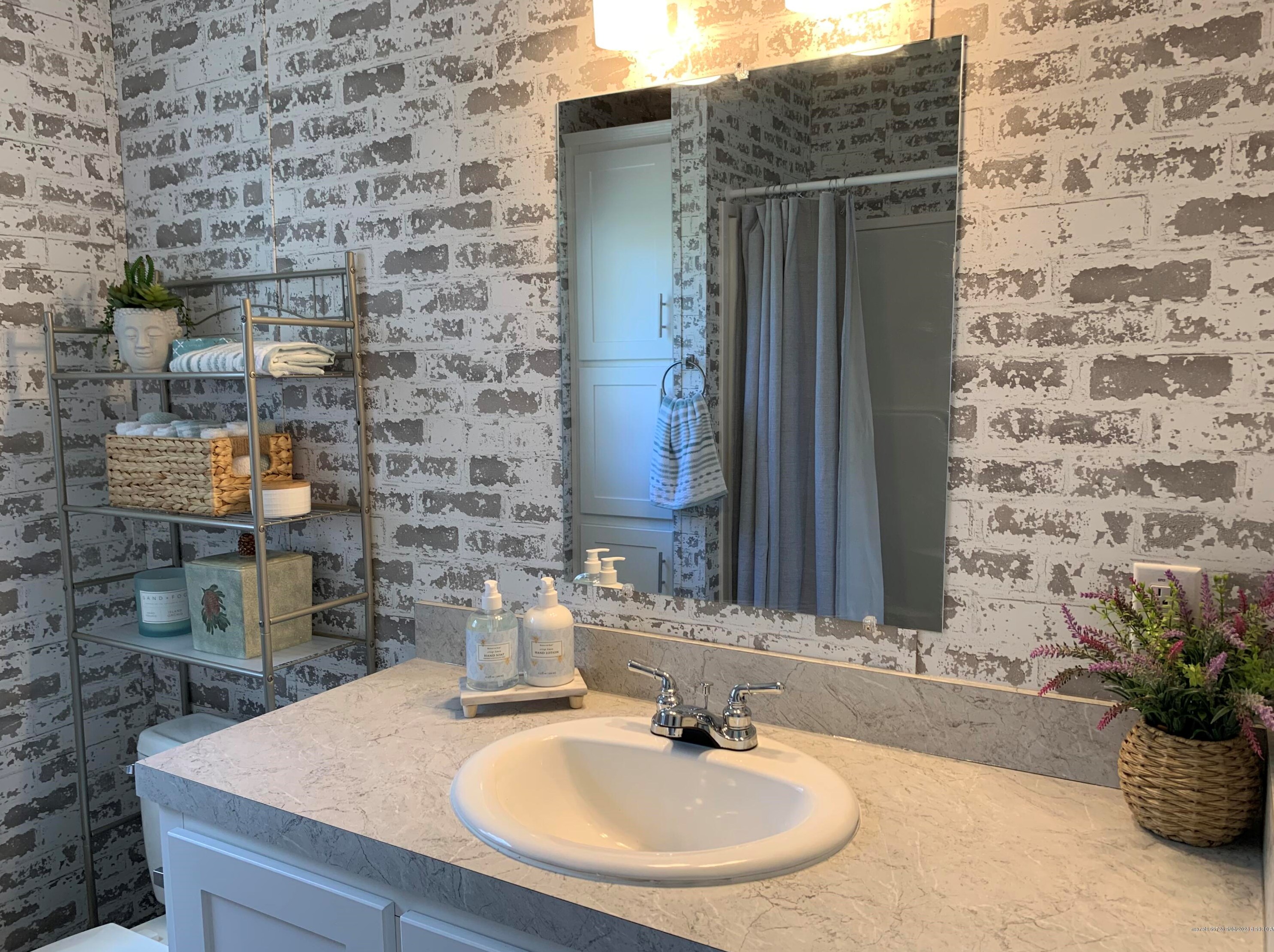 10 Hemlock St, Lebanon ME  04027-3448 exterior