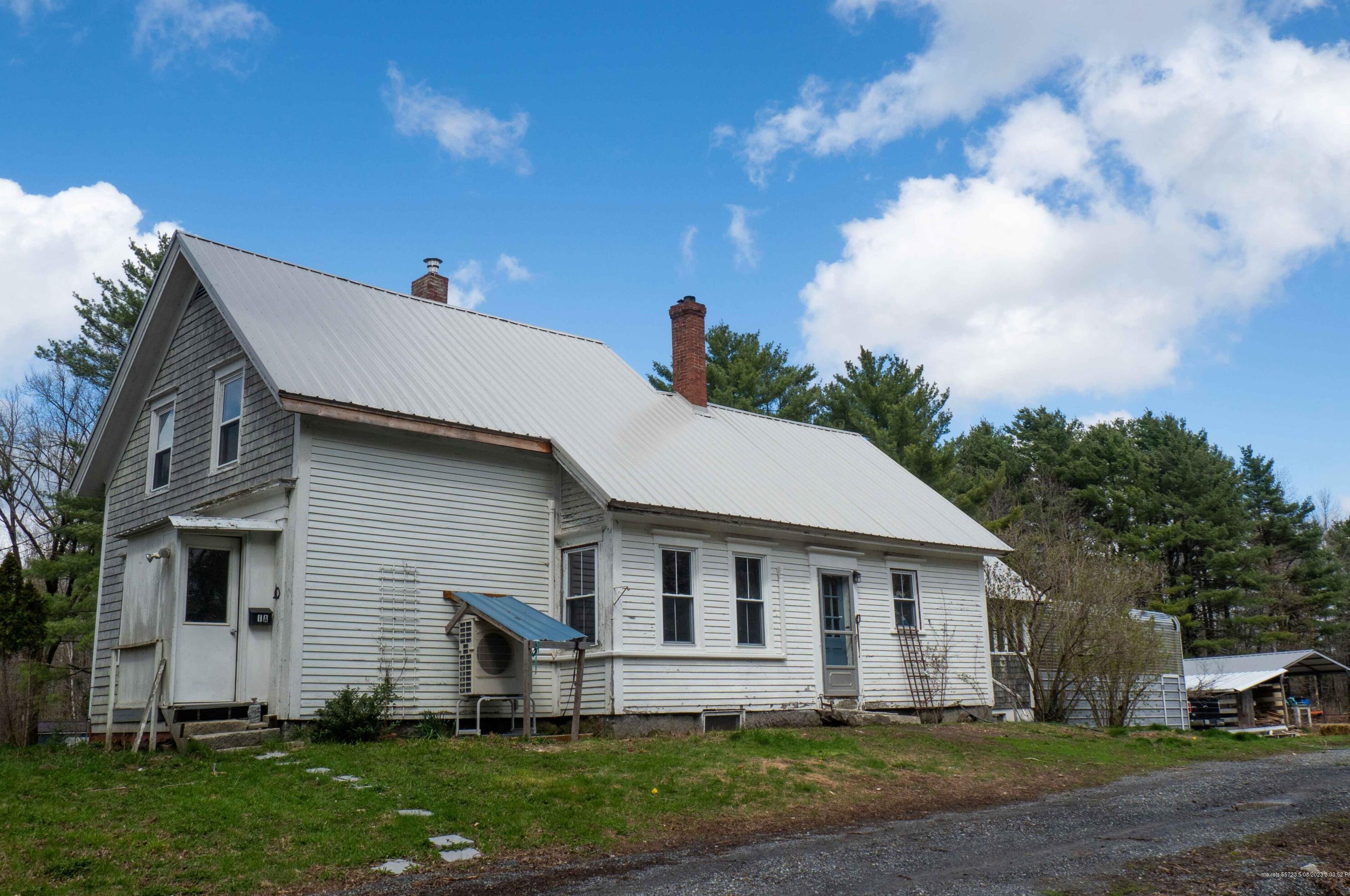 1287 Lakeview Dr, China, ME 04358