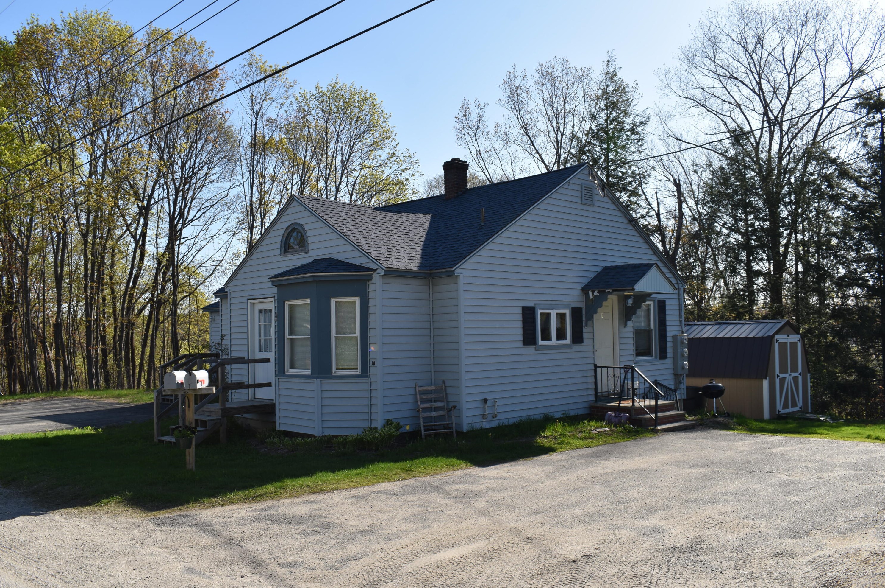 14 Perry St, Lincoln, ME 04457-1225