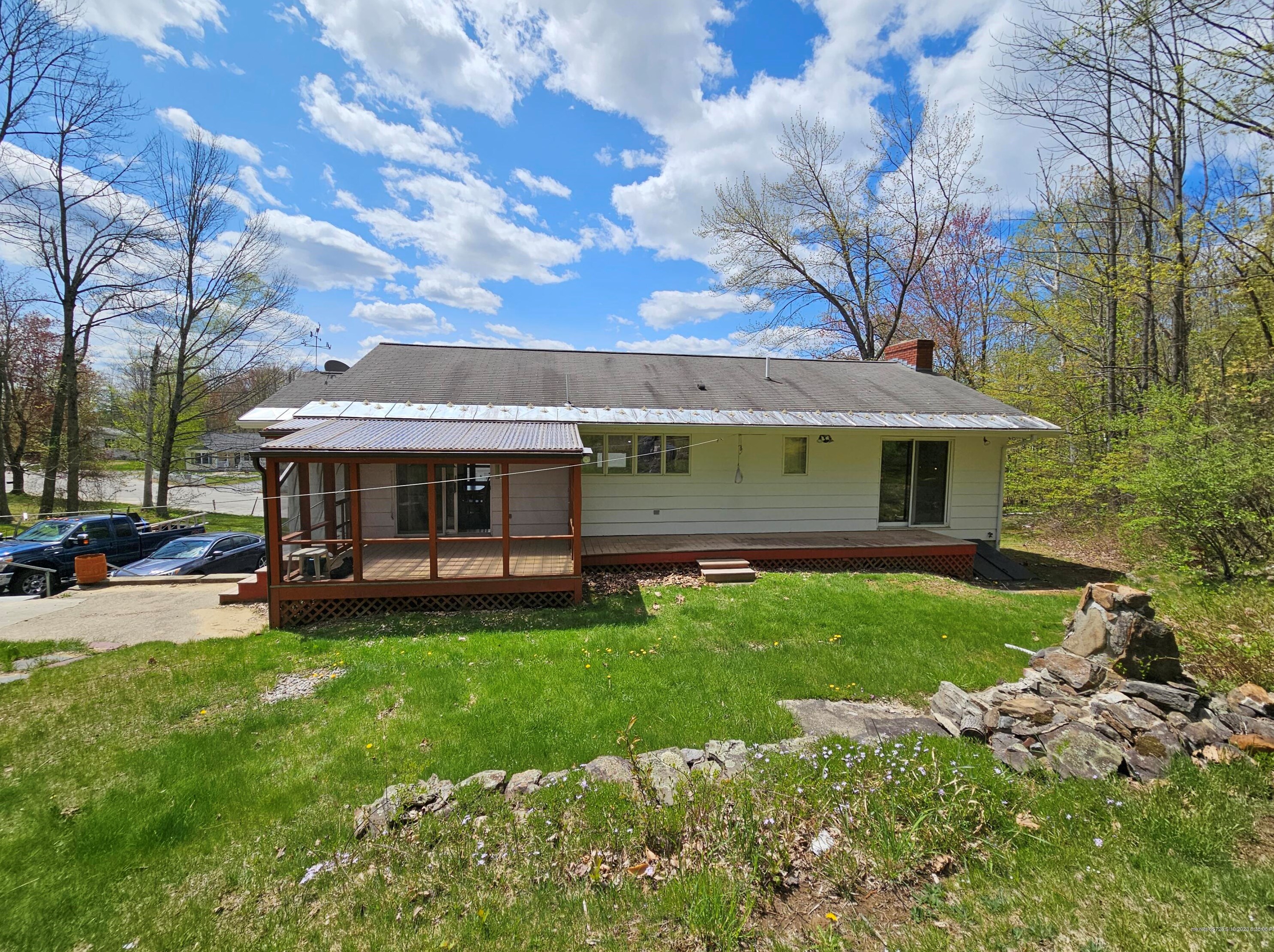 8 Butler Dr, Lewiston, ME 04240