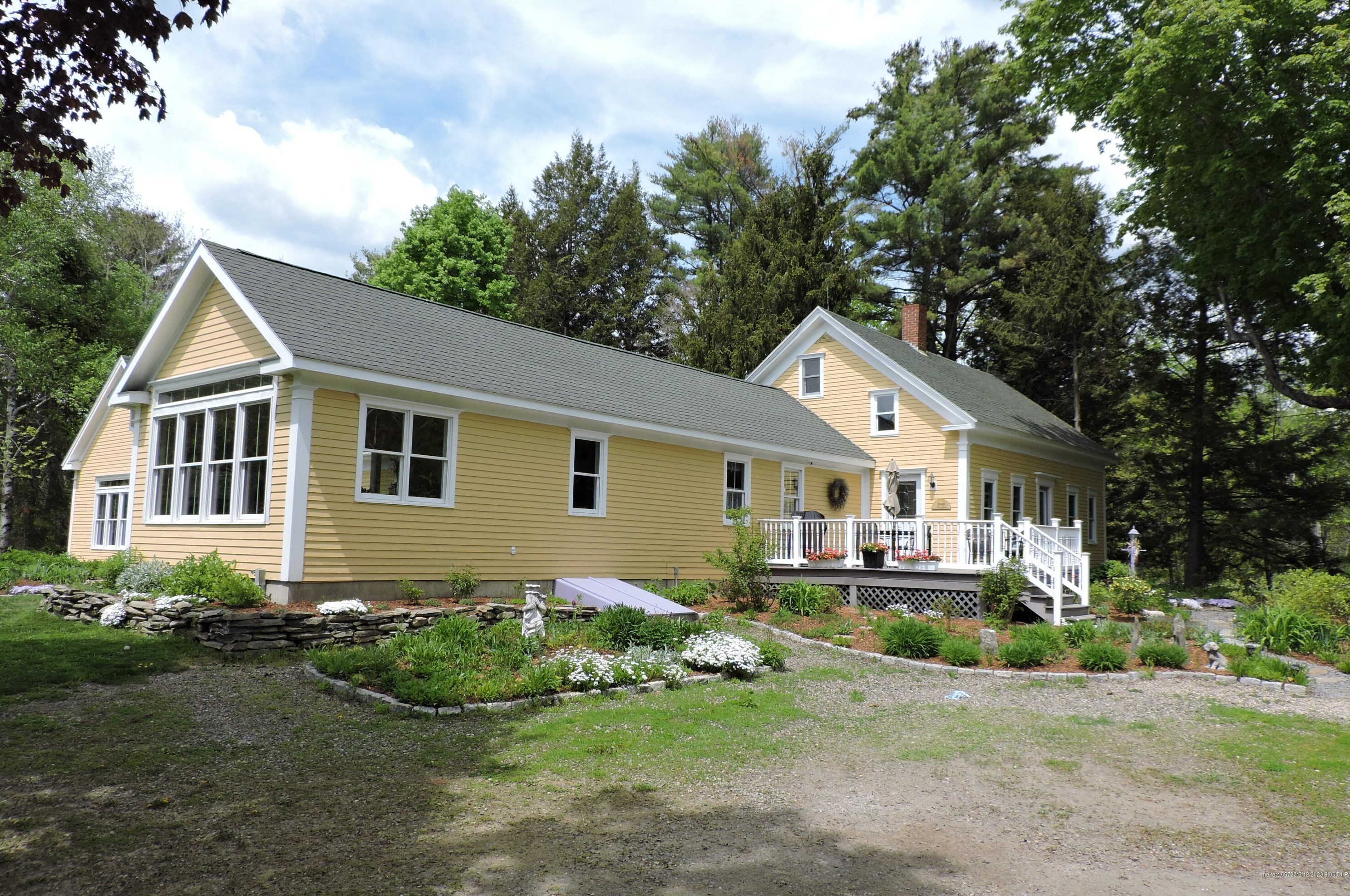 13 Mayflower Ln, China, ME 04358