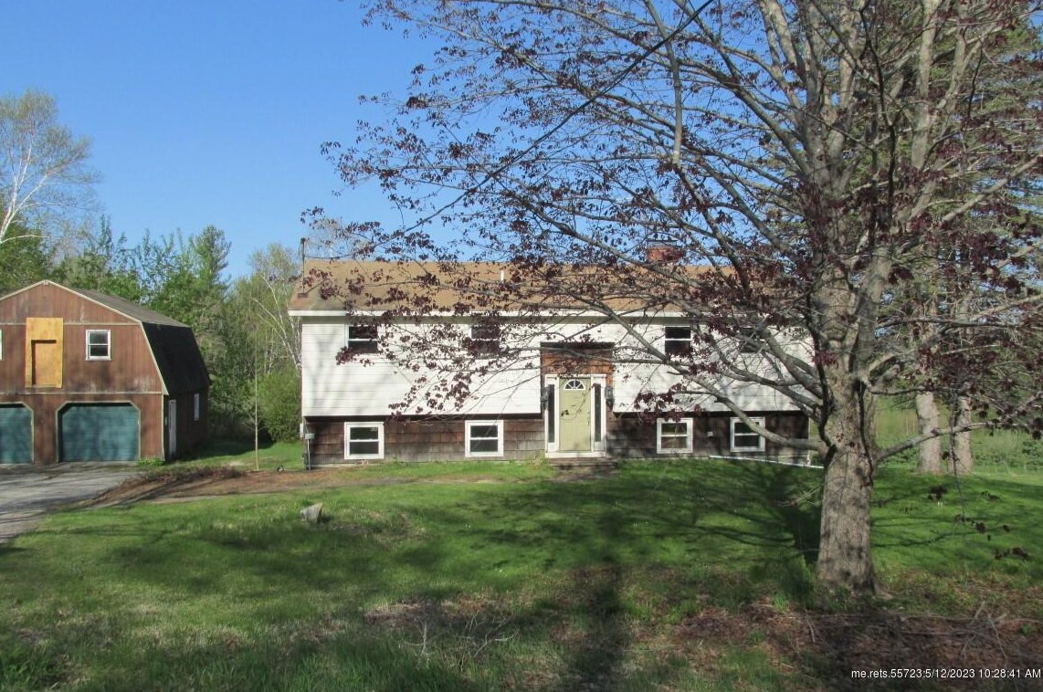 692 Brighton Hill Rd, Minot, ME 04258