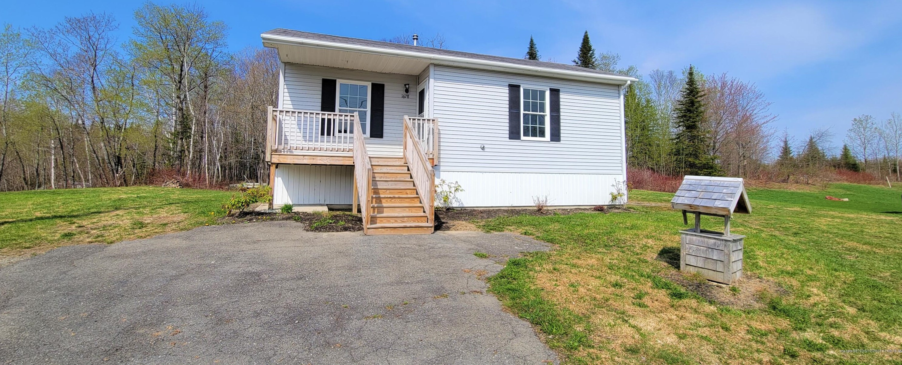 1678 Van Buren Rd, Limestone, ME 04750