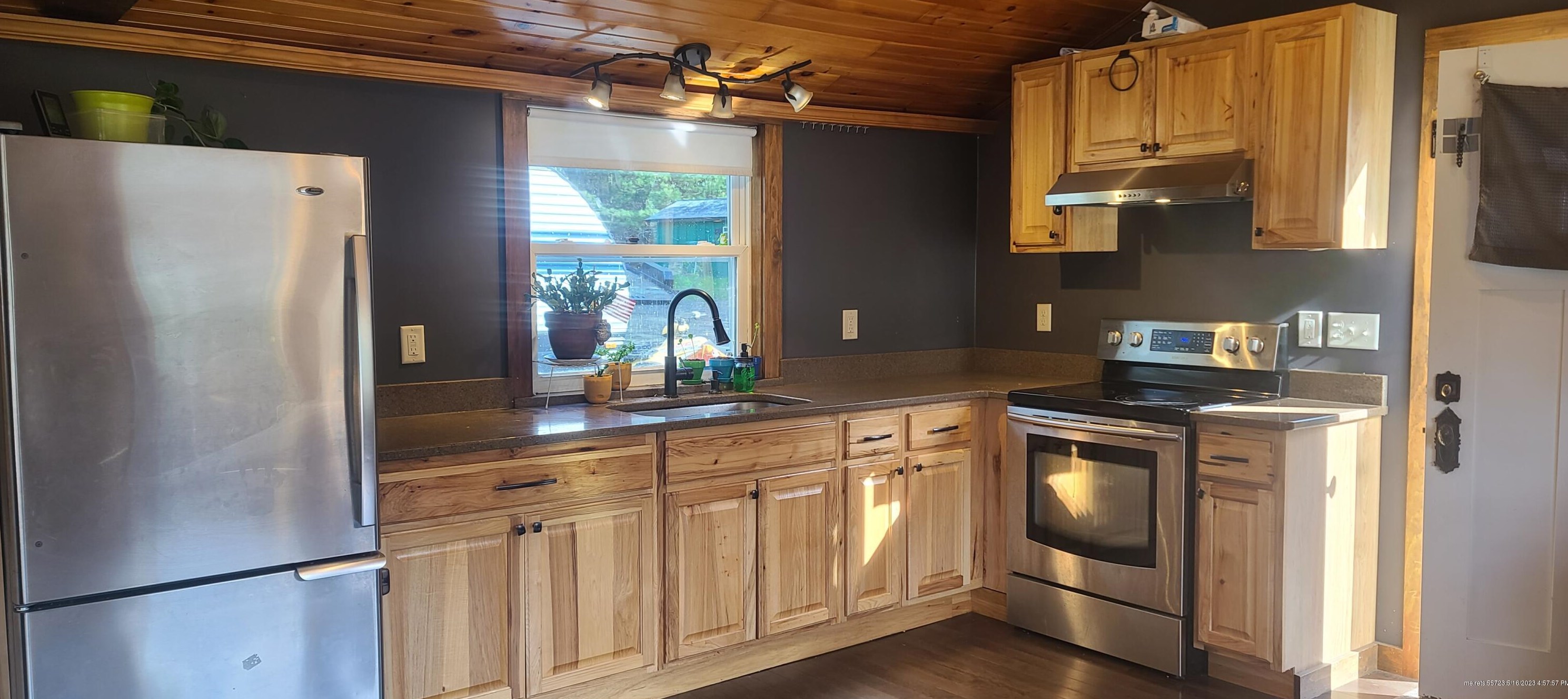 15 Albion Rd, Windham ME  04062-4329 exterior